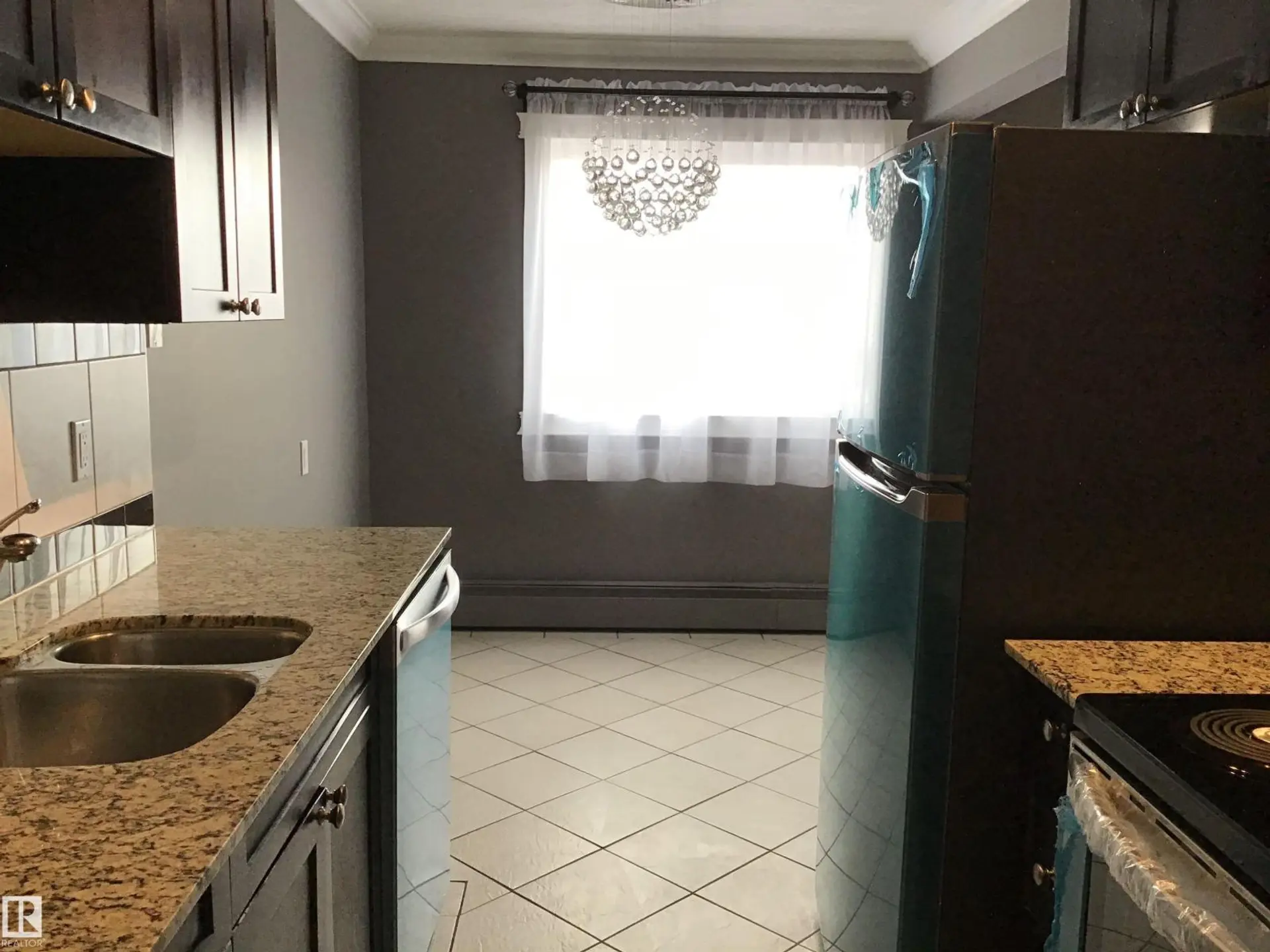 #402 10625 83 AV NW - Image 4