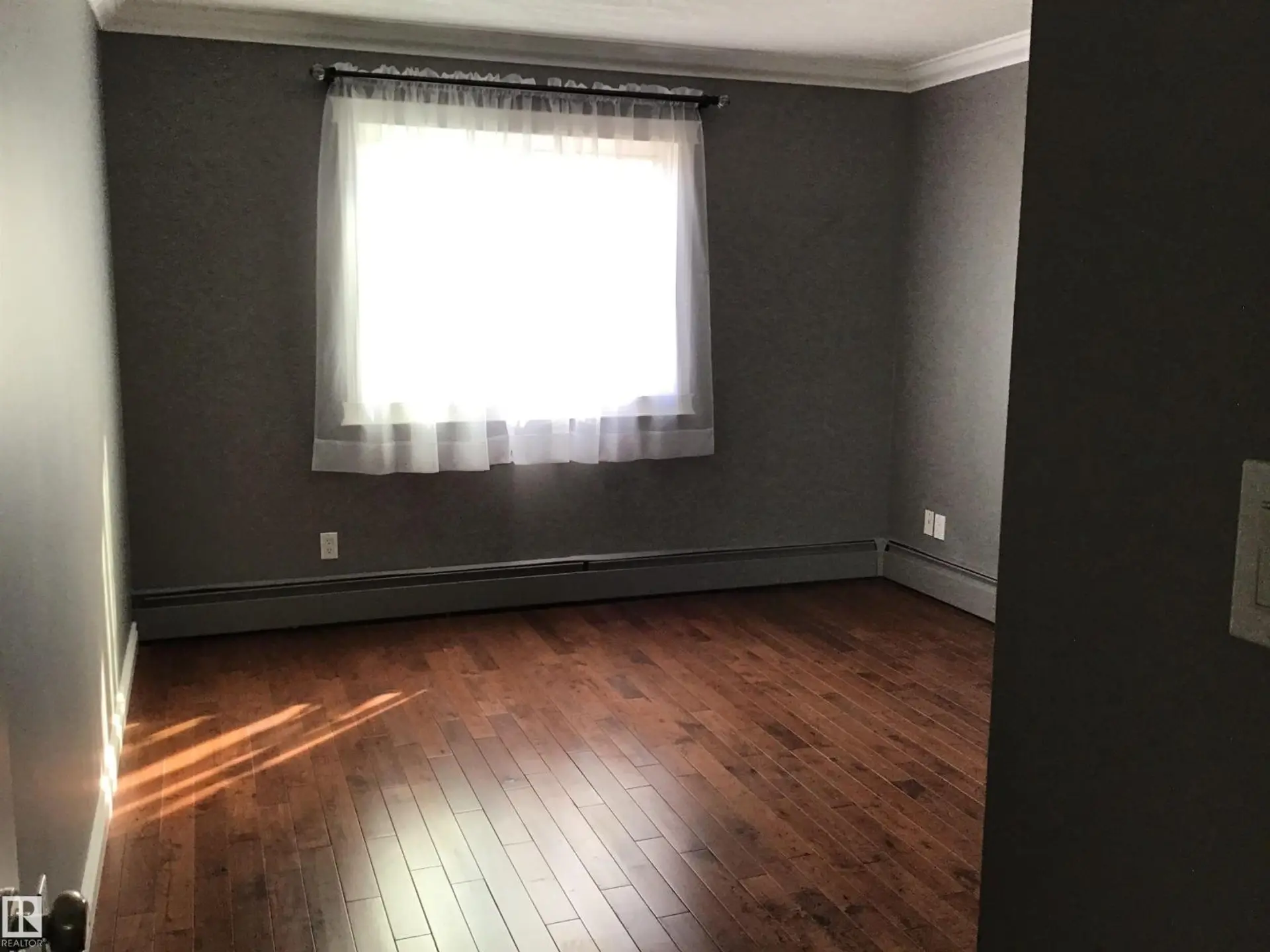 #402 10625 83 AV NW - Image 10
