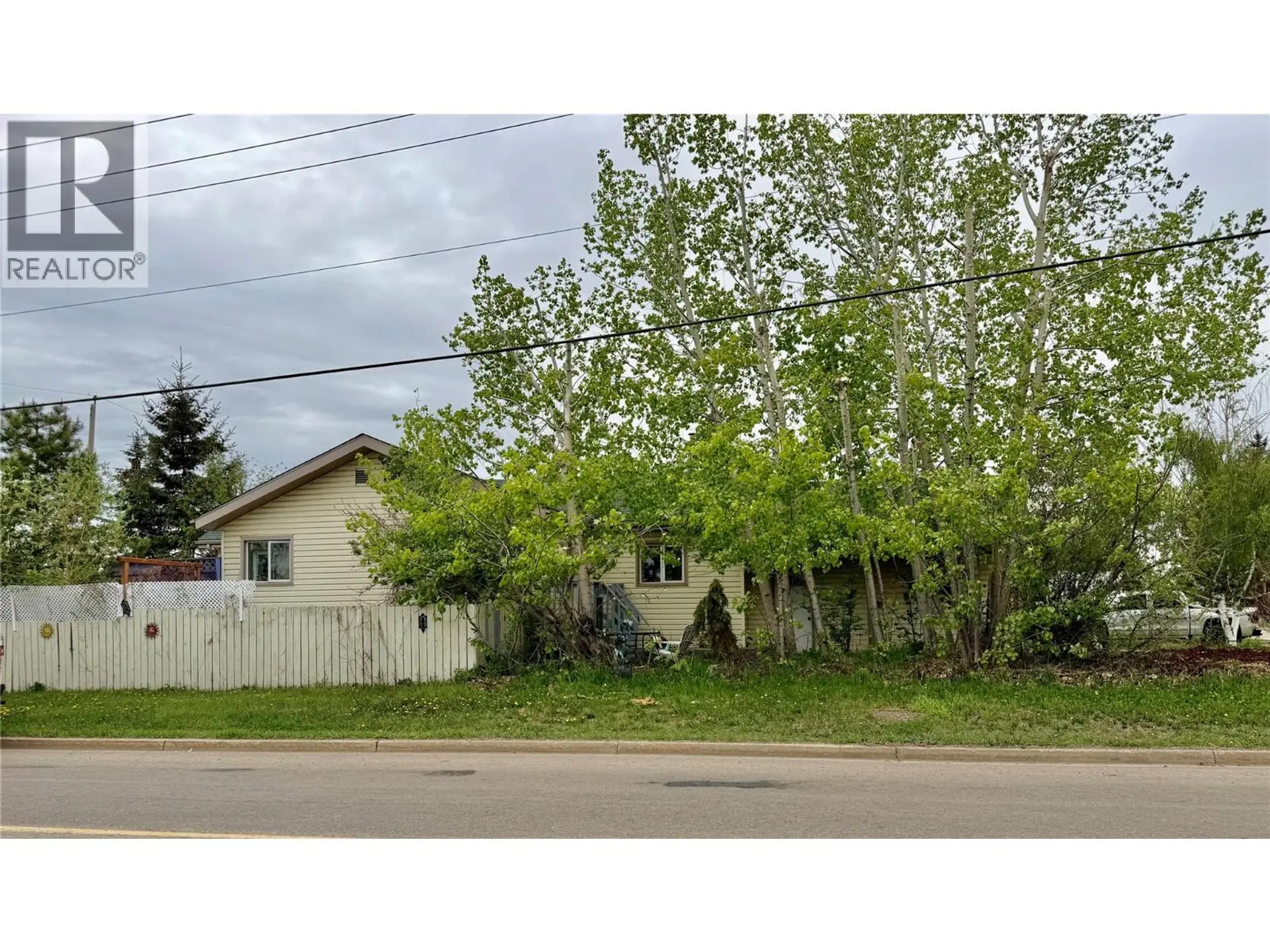 Property at 1501 107 Avenue, Dawson Creek, BC