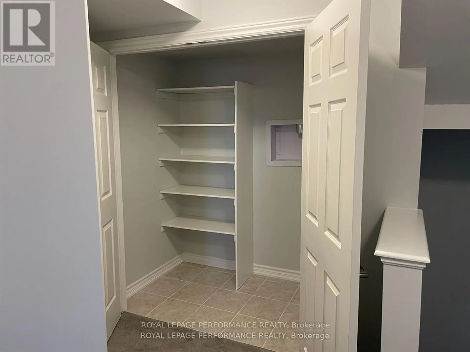 704 KIZIS PRIVATE - Image 13