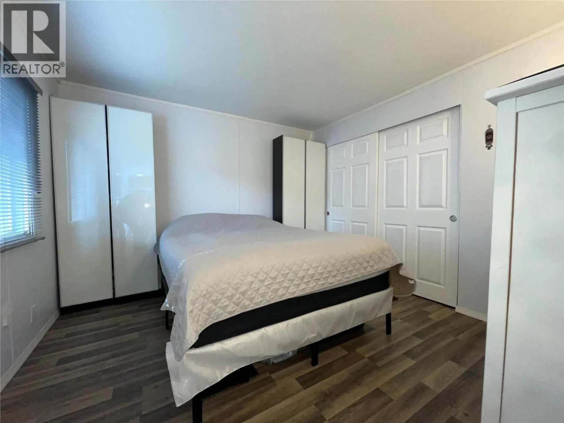 2321 33rd Avenue N - Image 11