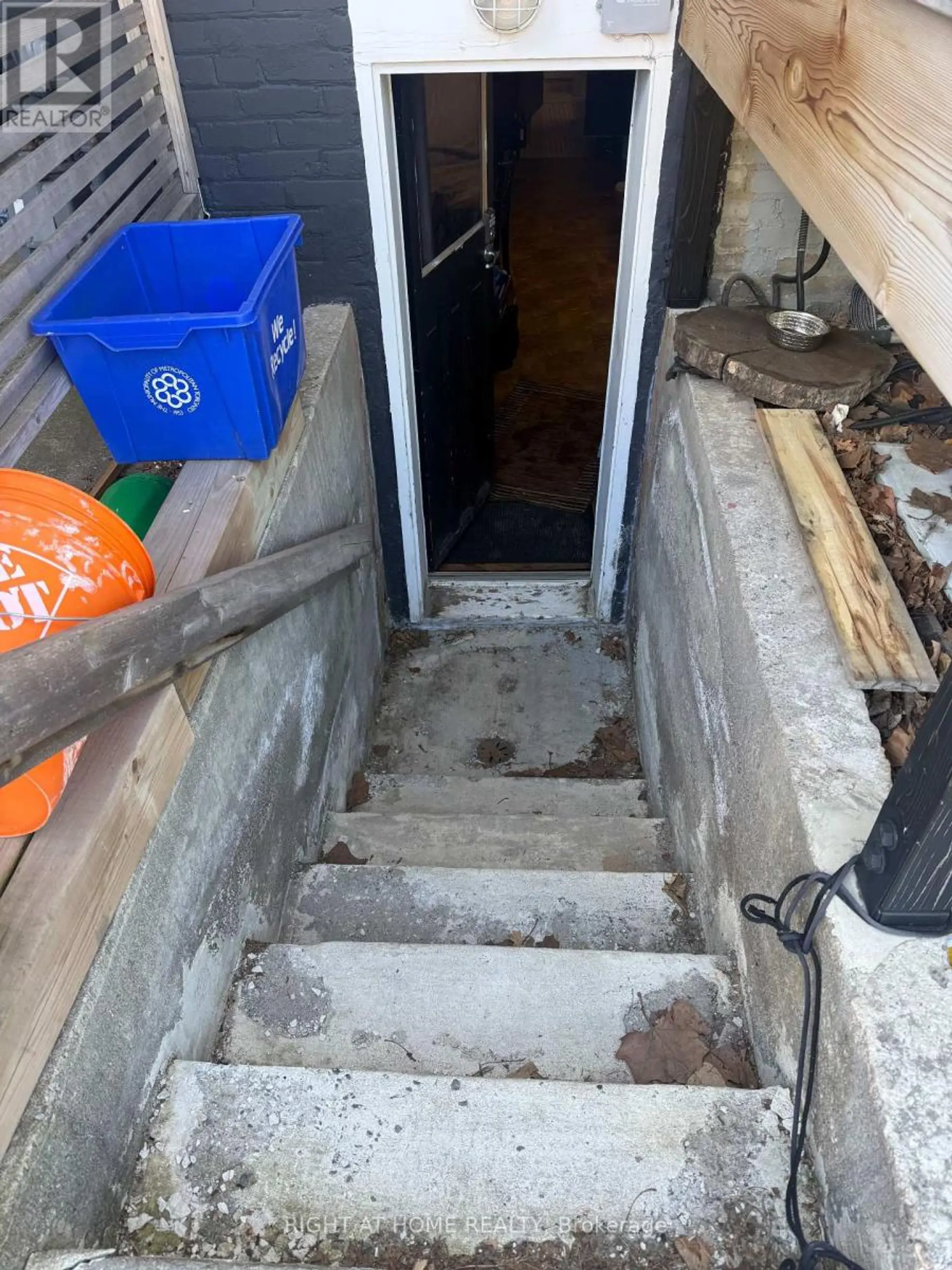 106 DONLANDS AVENUE - Image 2