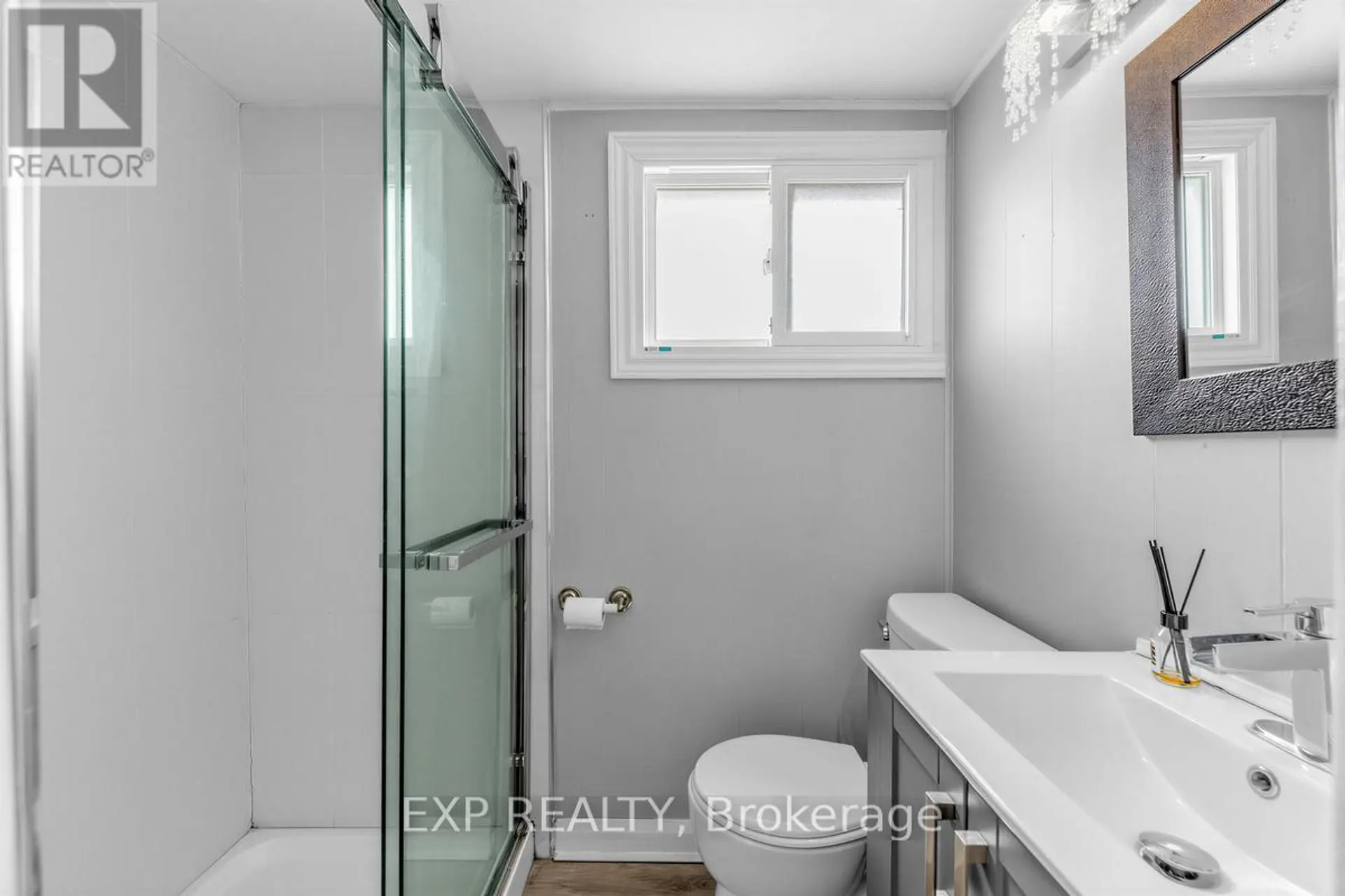 79 BARRIE STREET E - Image 8