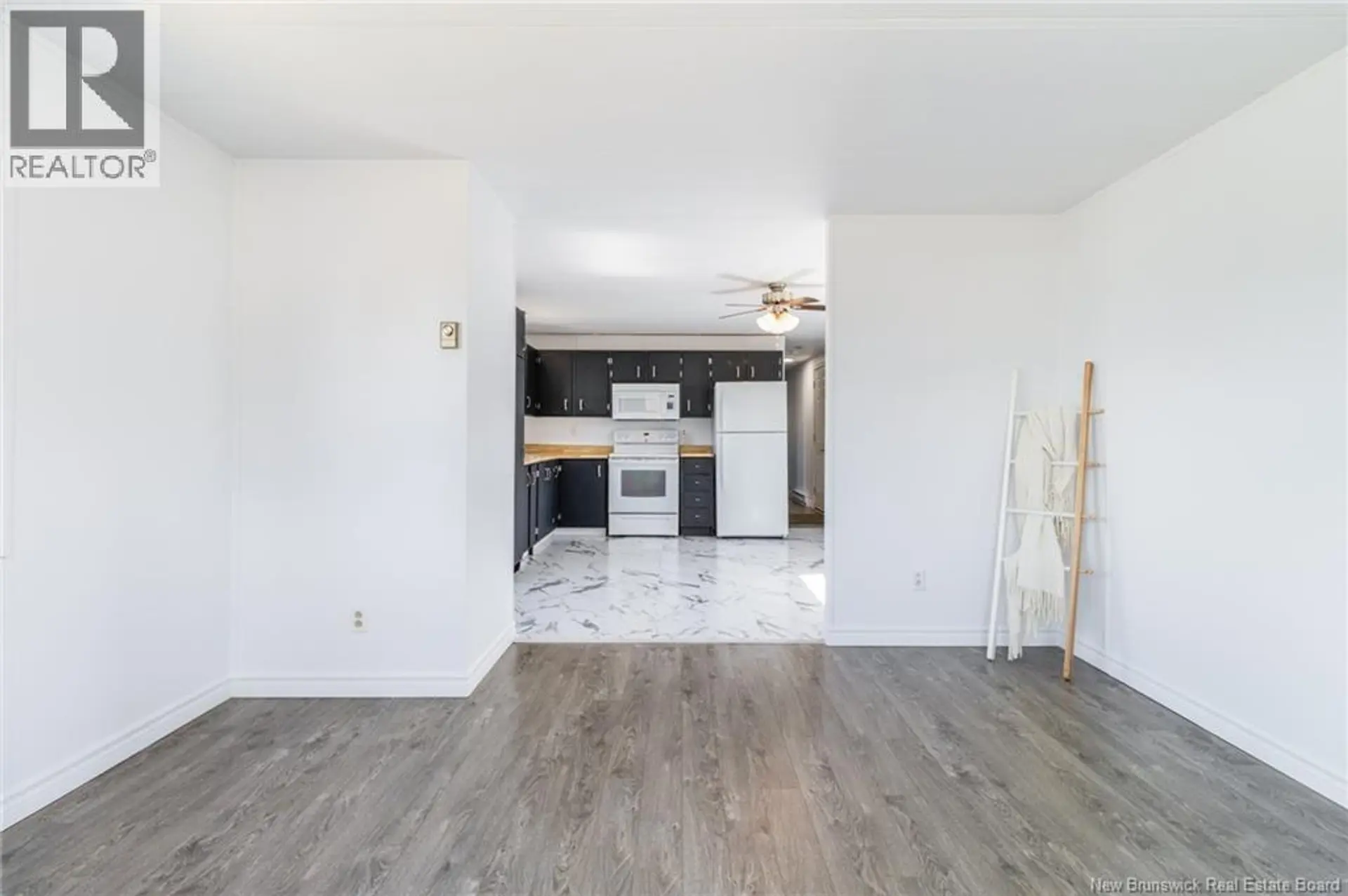2 Macintosh Street - Image 8