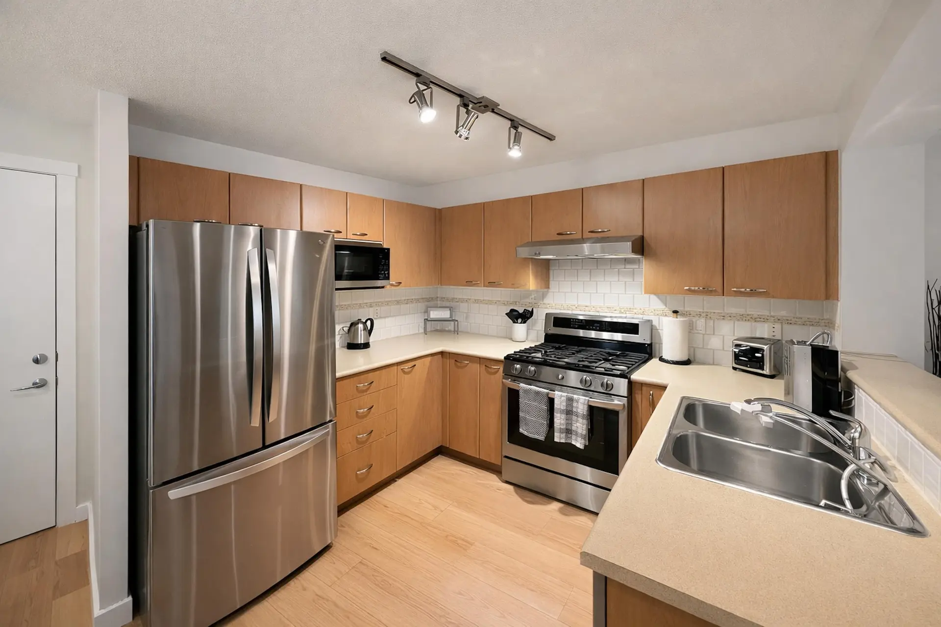 #208 2958 Silver Springs Boulevard - Image 7