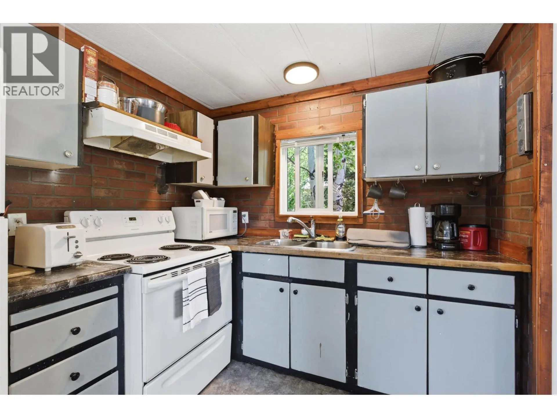 173 WESTCOAST ROAD - Image 7