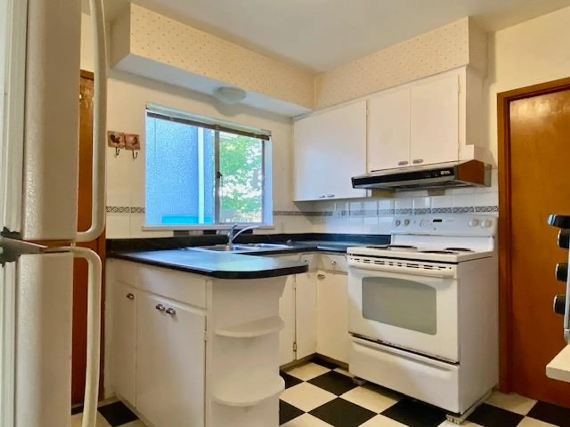 3925 Penticton Street - Image 12