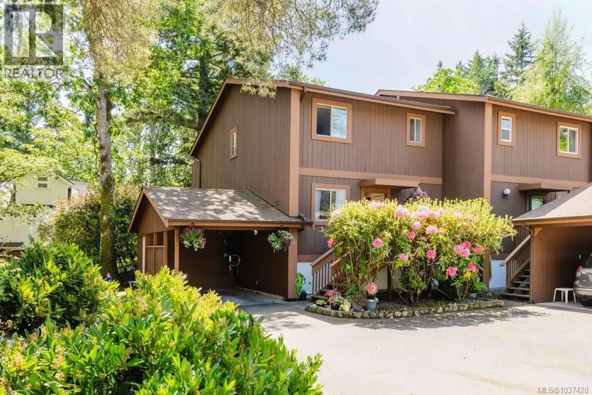 Property at #3 933 Admirals Rd, Esquimalt, BC
