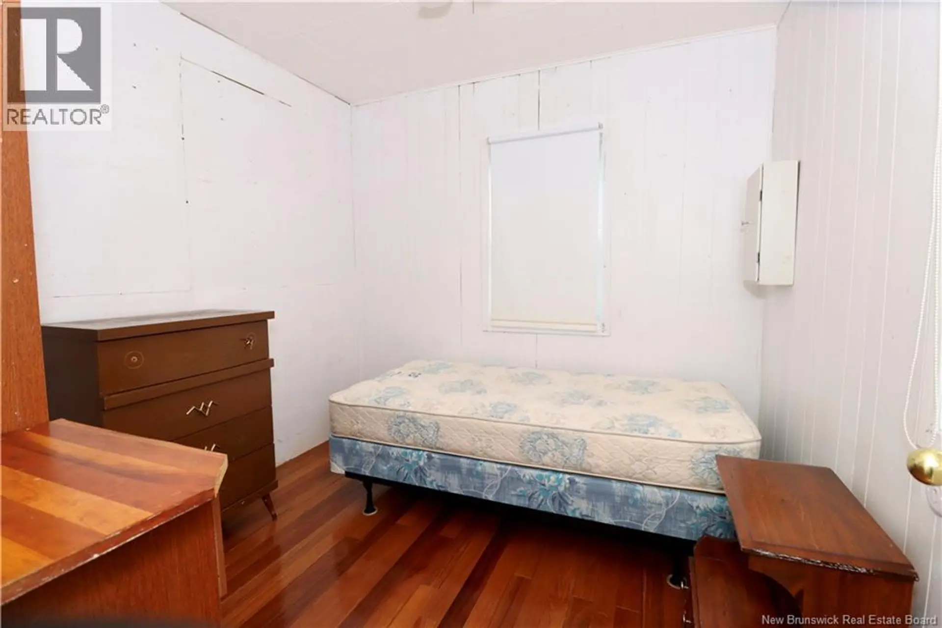 12 Goddard - Image 11