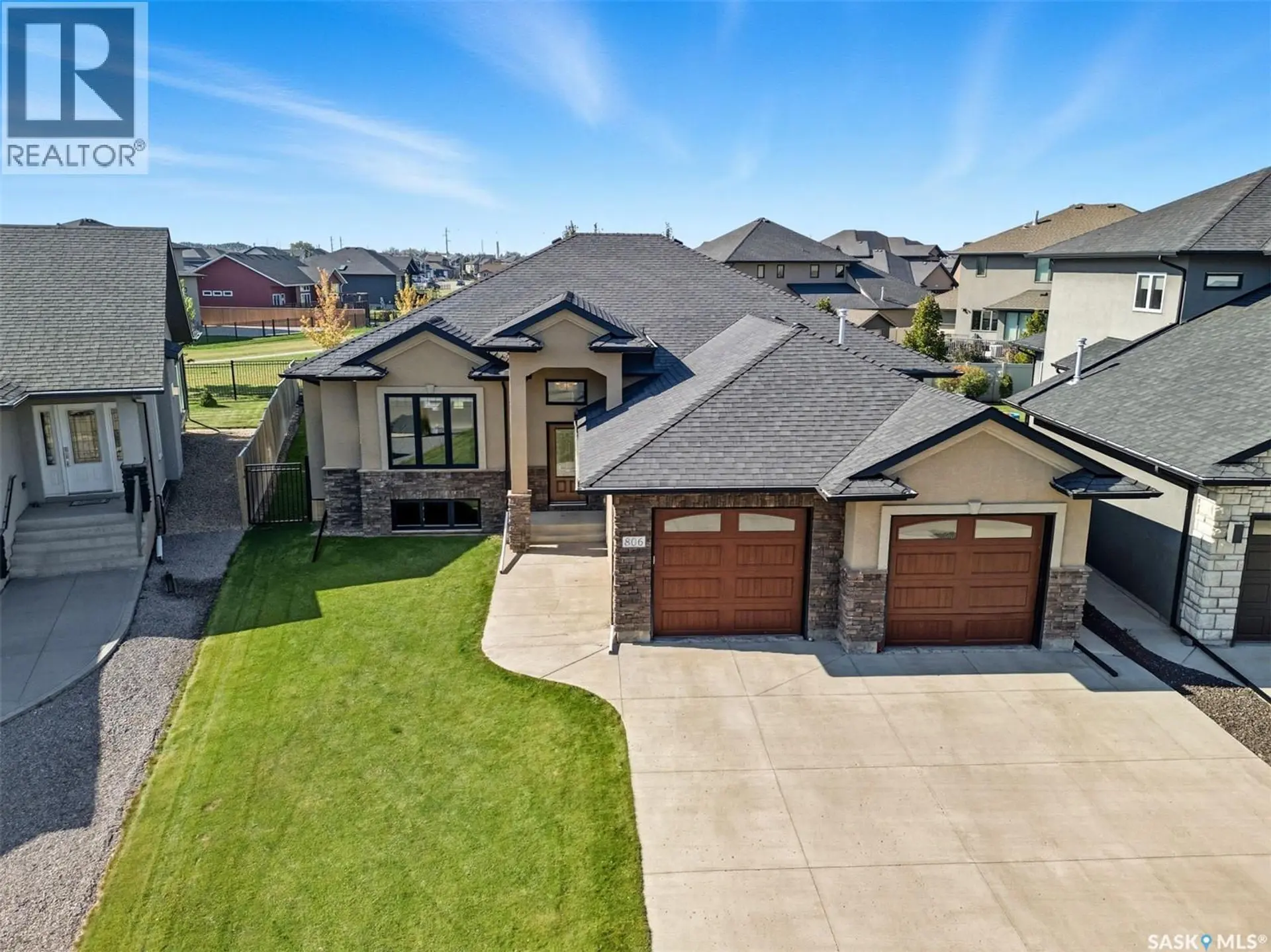 Property at 806 Gillies CRESCENT, Saskatoon, SK