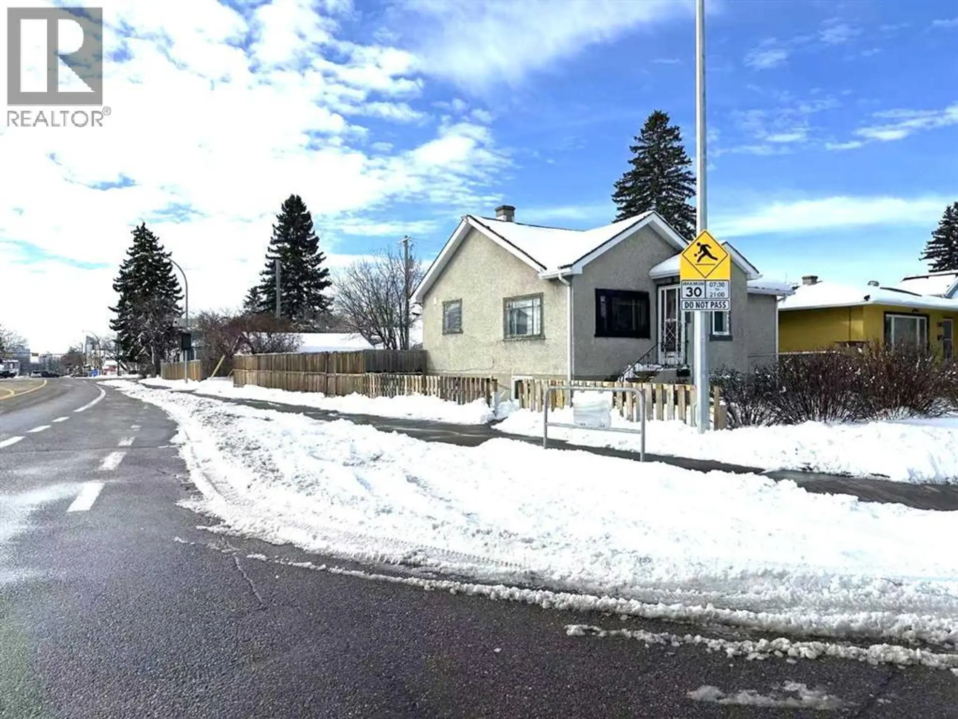 1101 22 Avenue NW - Image 2
