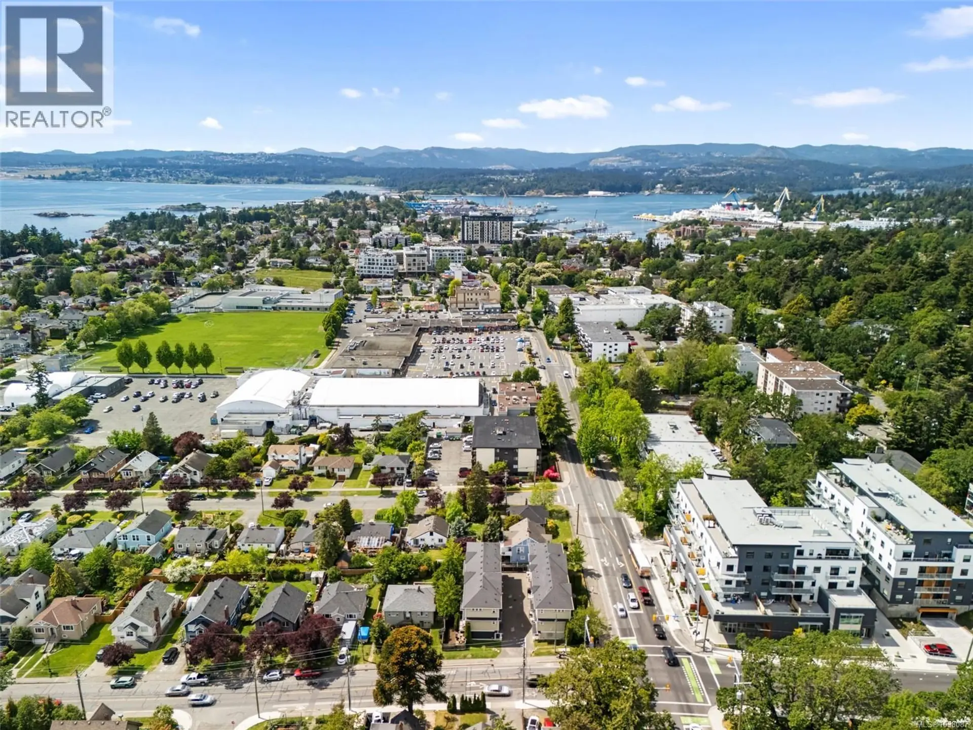 Property at #4 1105 Esquimalt Rd, Esquimalt, BC