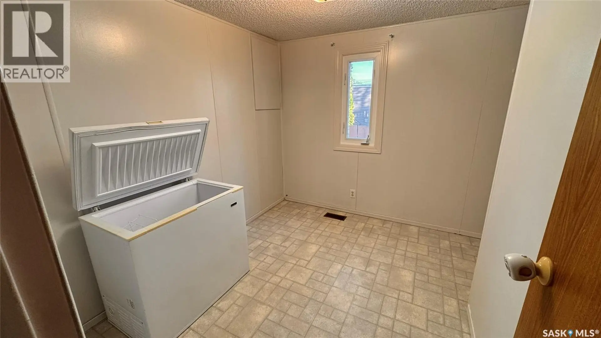 337 Hawkes STREET - Image 11