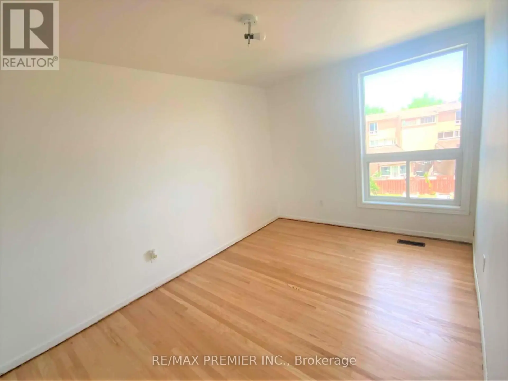 #82 248 JOHN GARLAND BOULEVARD - Image 13