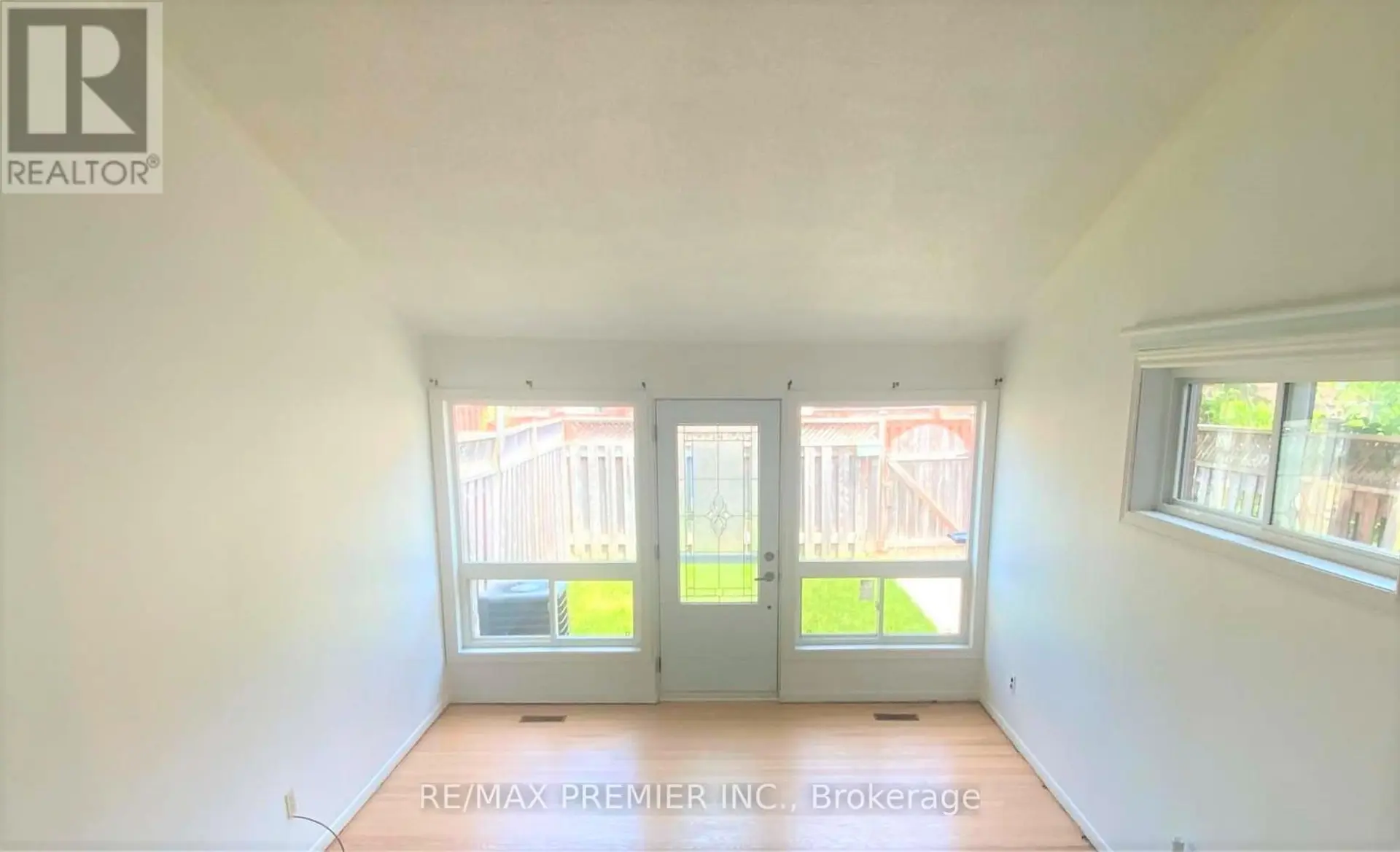 #82 248 JOHN GARLAND BOULEVARD - Image 4