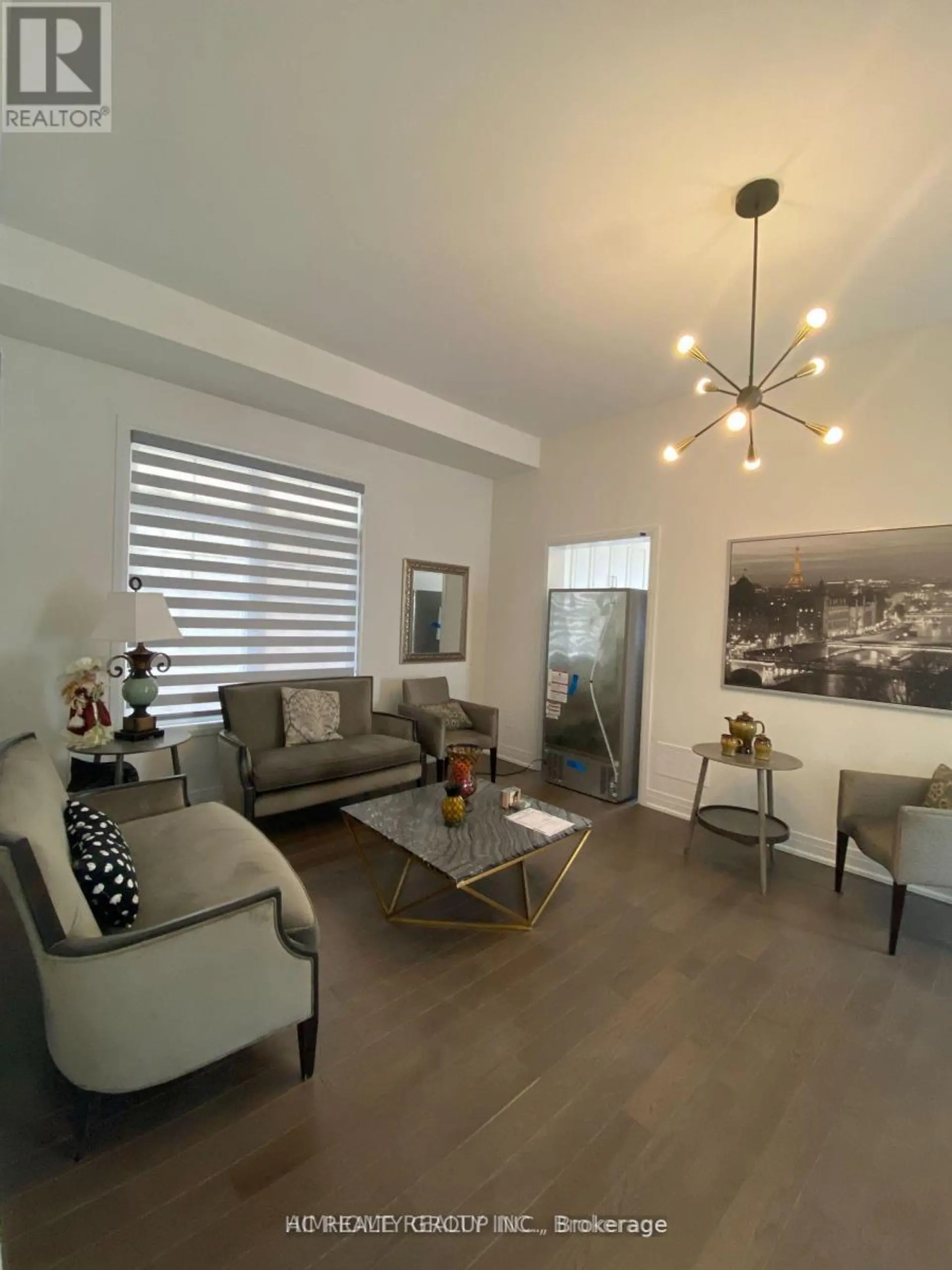 2130 ROYAL GALA CIRCLE - Image 2