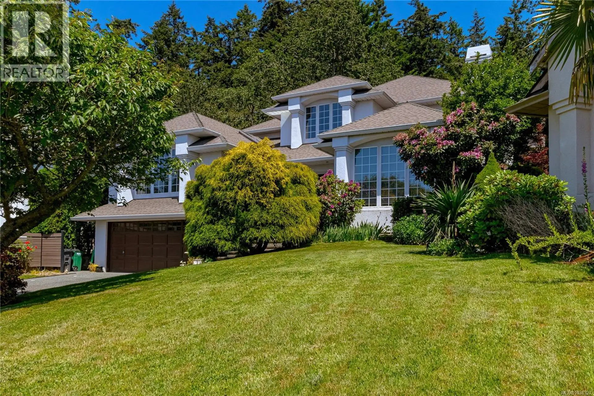 Property at 833 Royal Wood Pl, Saanich, BC