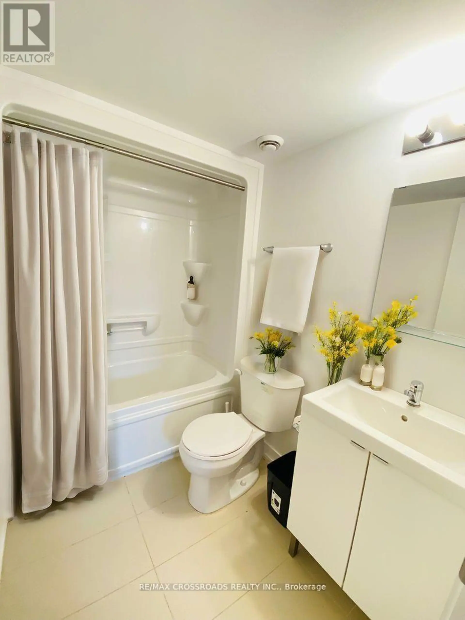 #5 1720 SIMCOE STREET N - Image 7