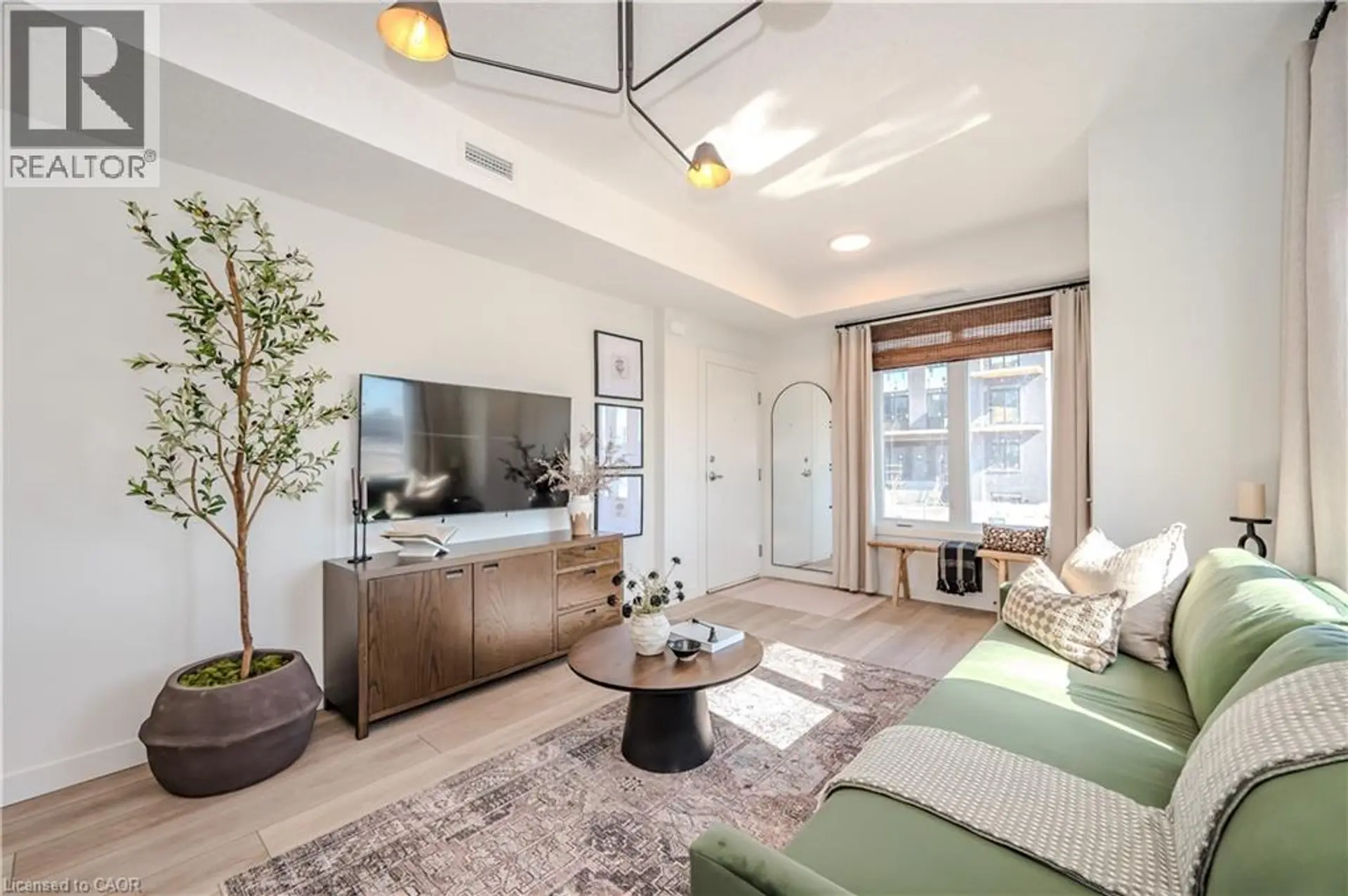 #71 824 WOOLWICH Street - Image 3