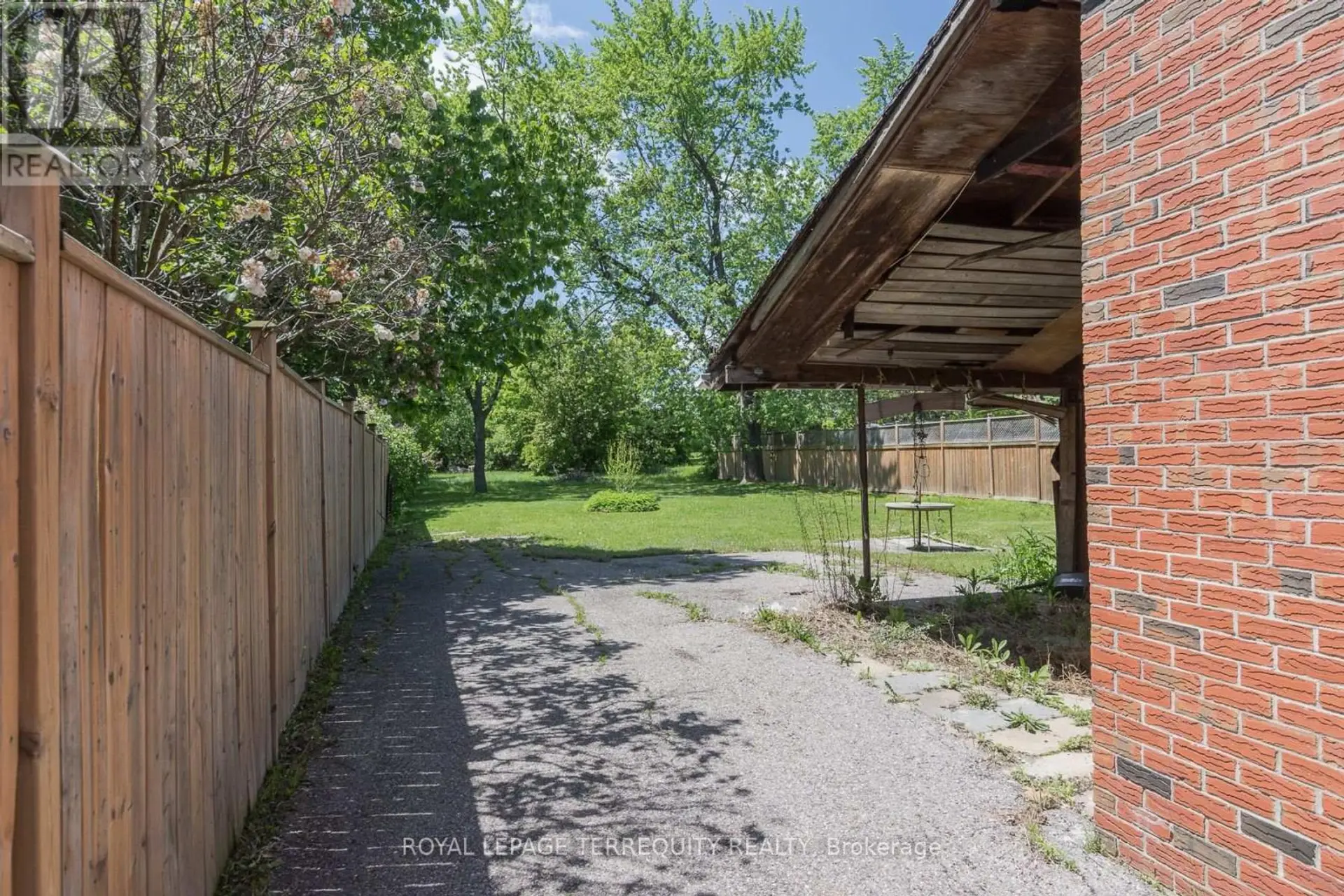 3056 PARKERHILL ROAD - Image 3