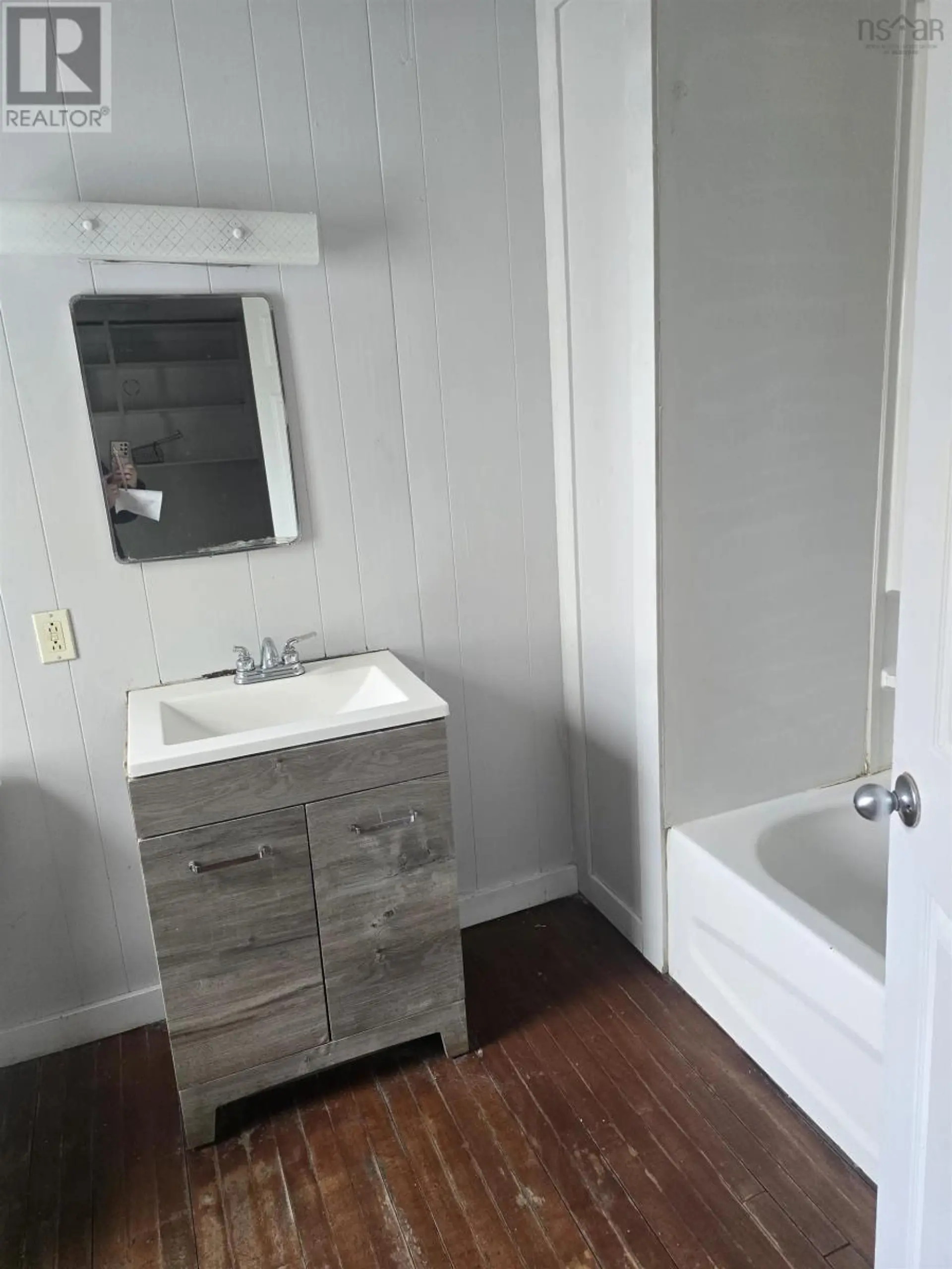 111 Tacoma Drive - Image 5