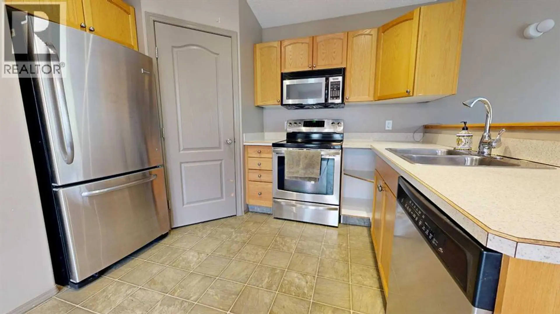6322 88A Street - Image 4