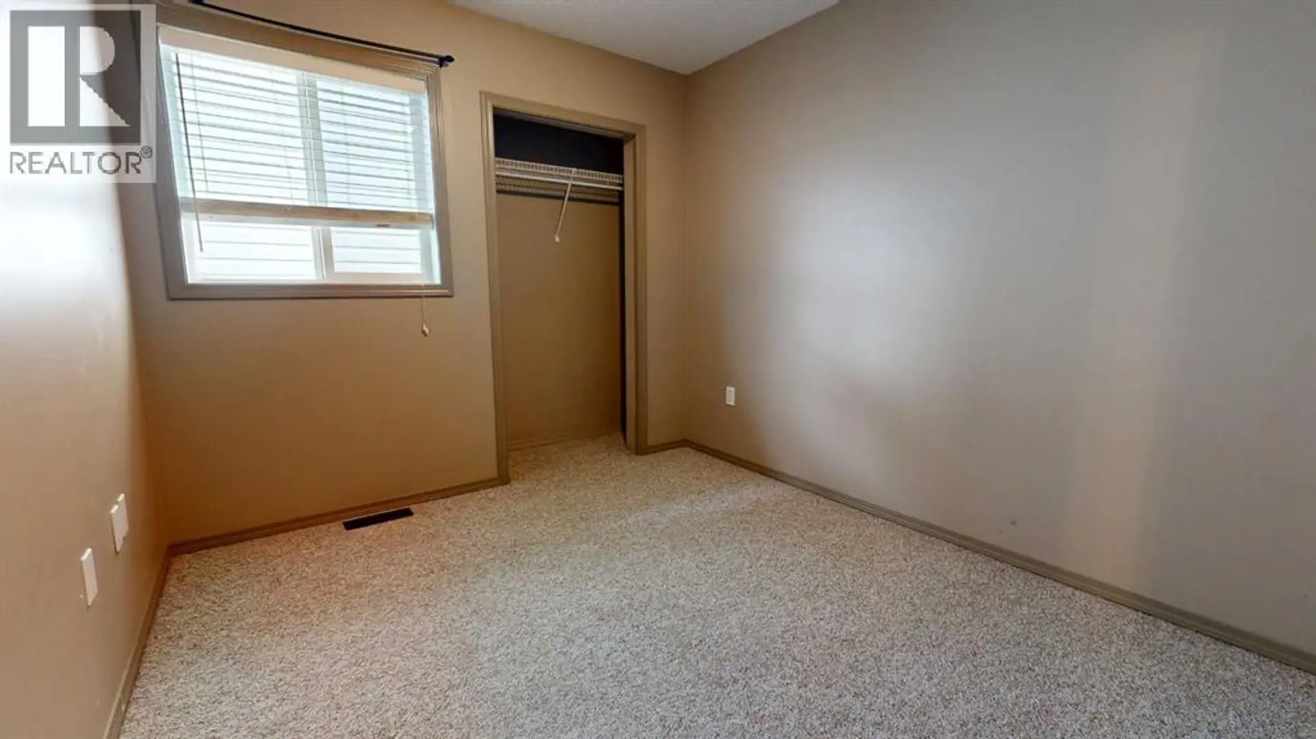 6322 88A Street - Image 11