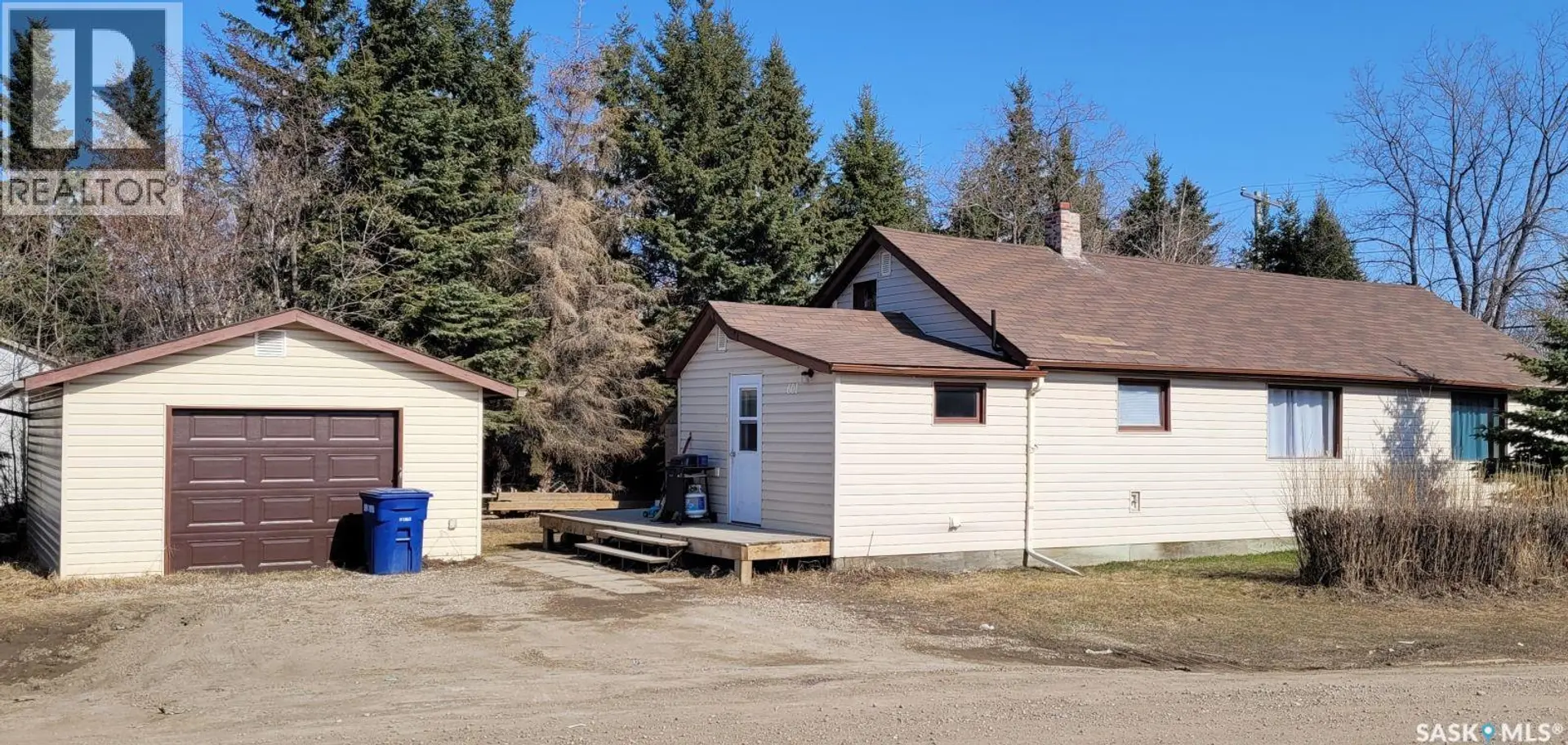 Property at 601 3rd AVENUE E, Meadow Lake, SK
