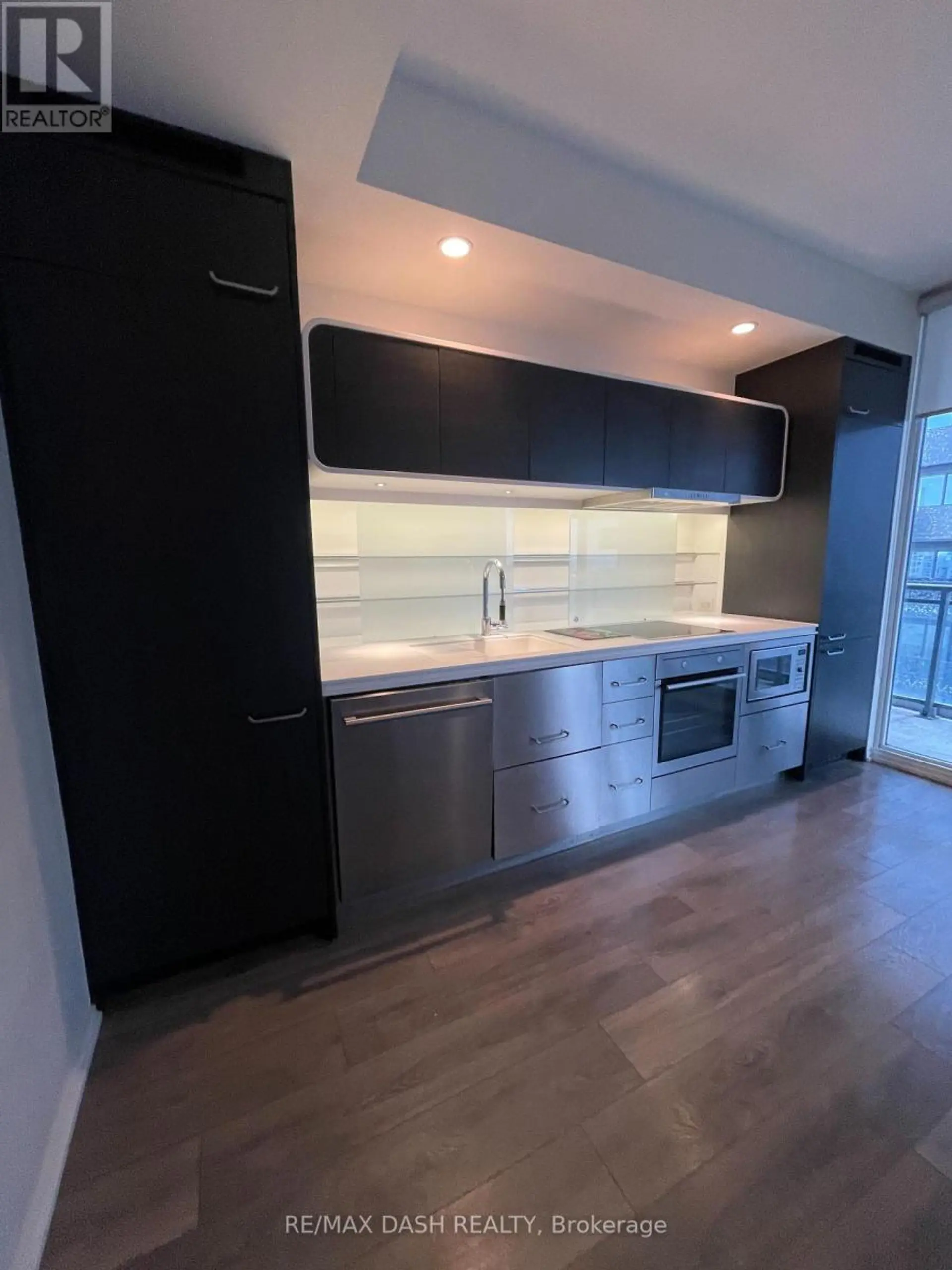 #4811 45 CHARLES STREET E - Image 6