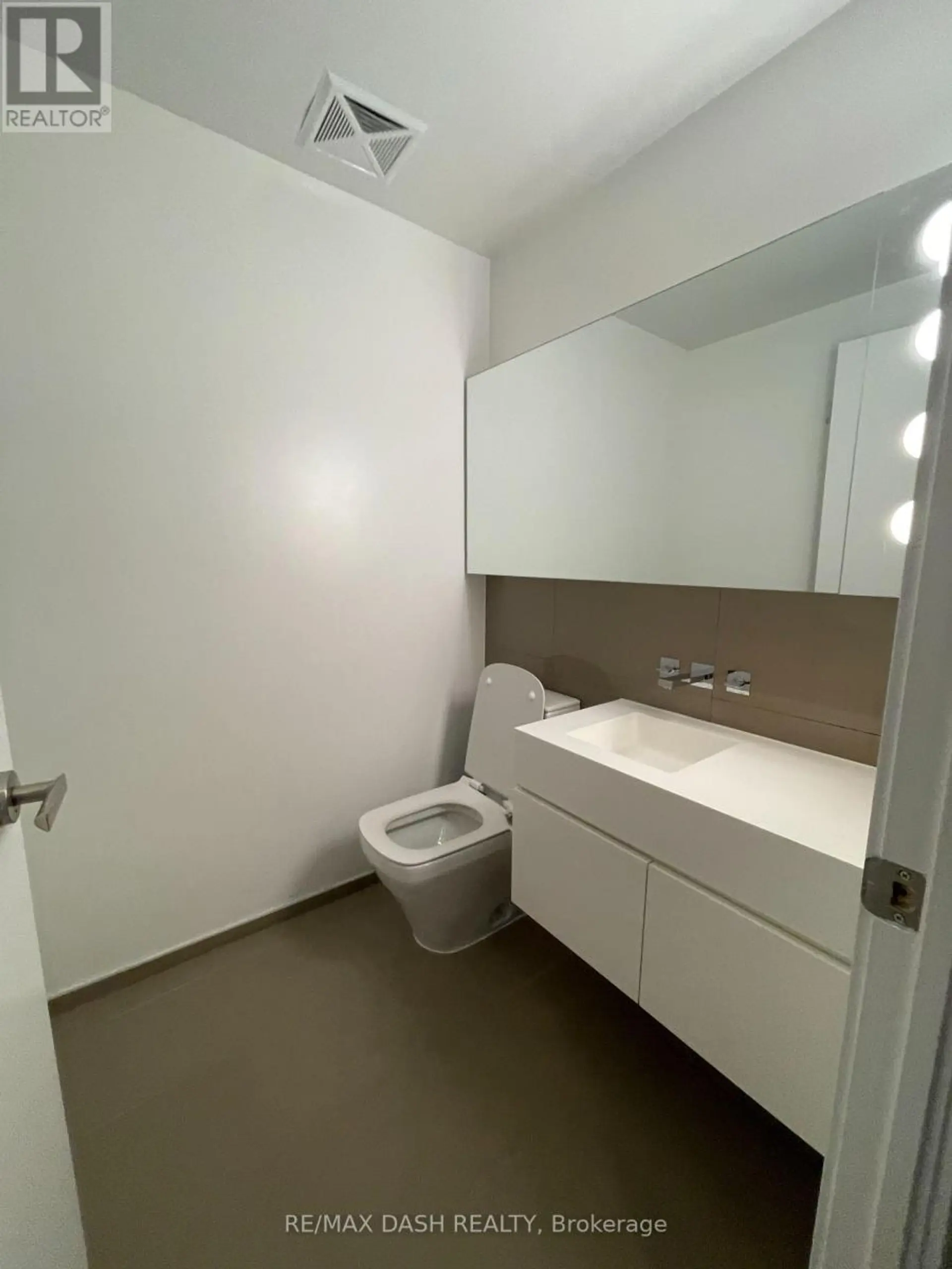 #4811 45 CHARLES STREET E - Image 7