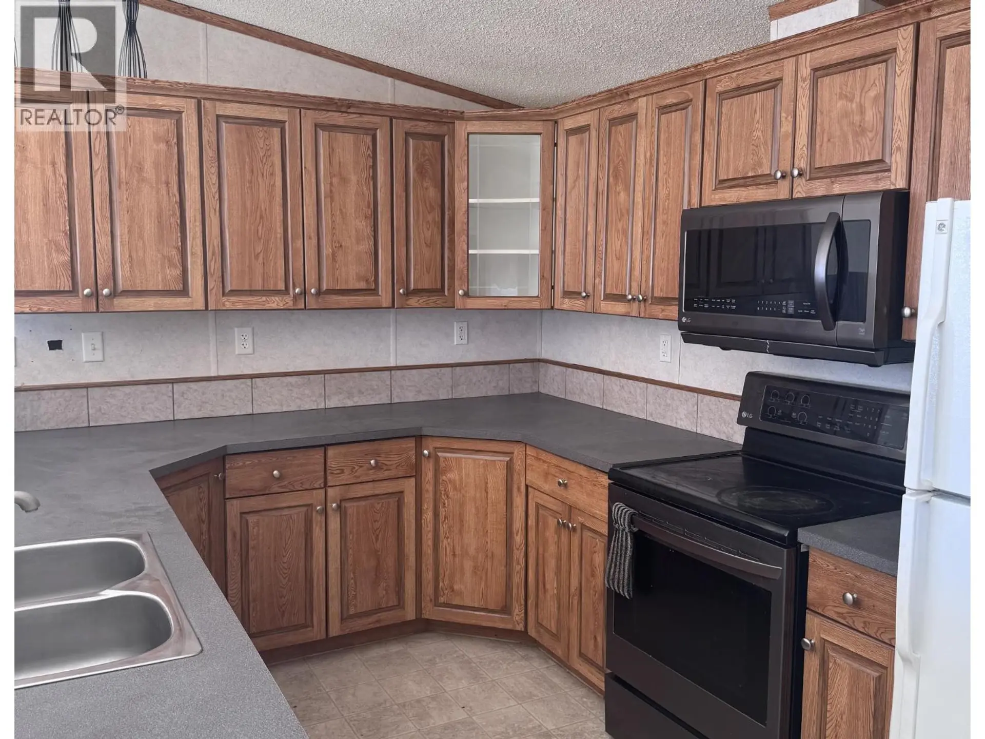 10223 W PINE AVENUE - Image 5