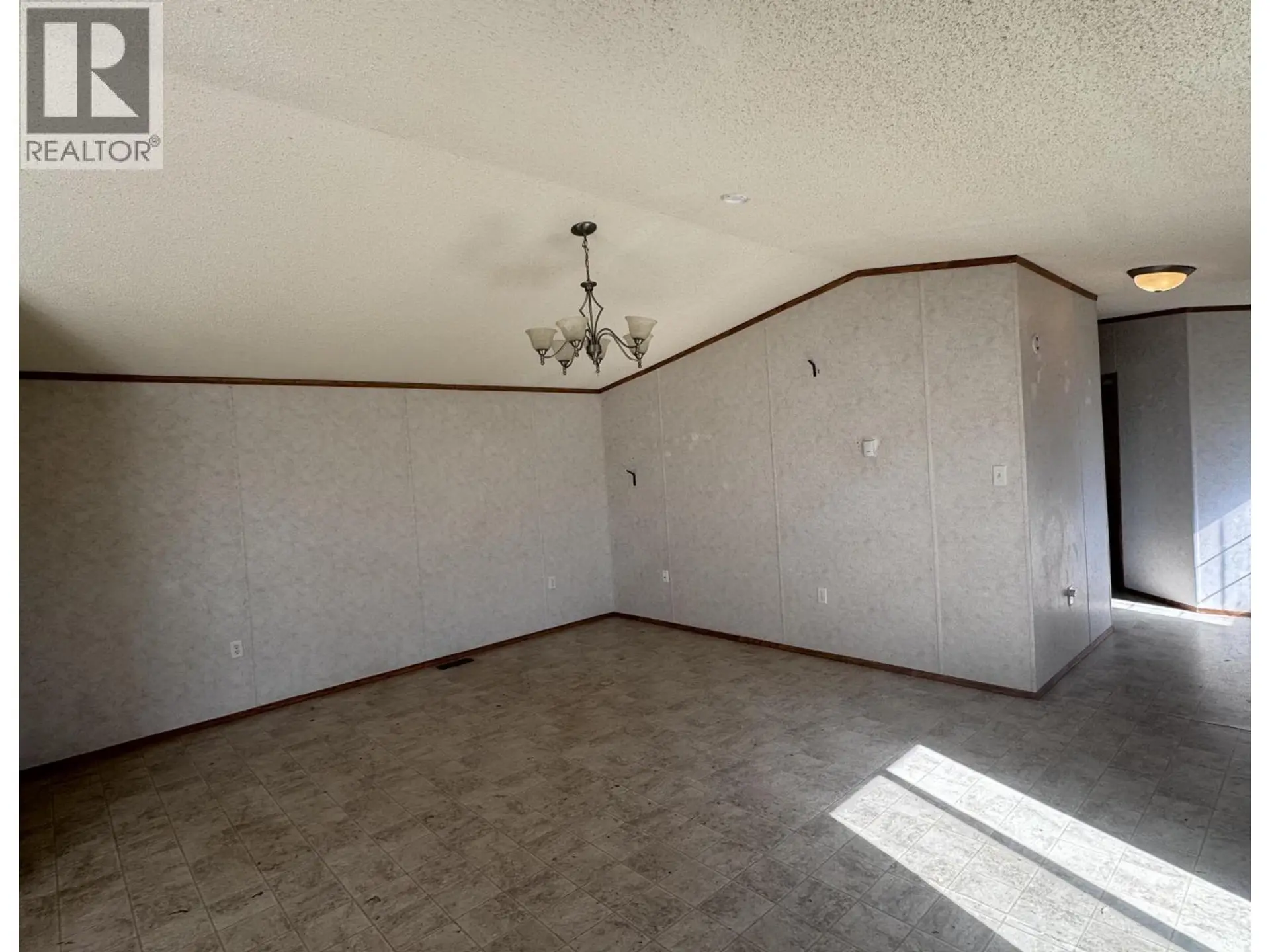 10223 W PINE AVENUE - Image 6