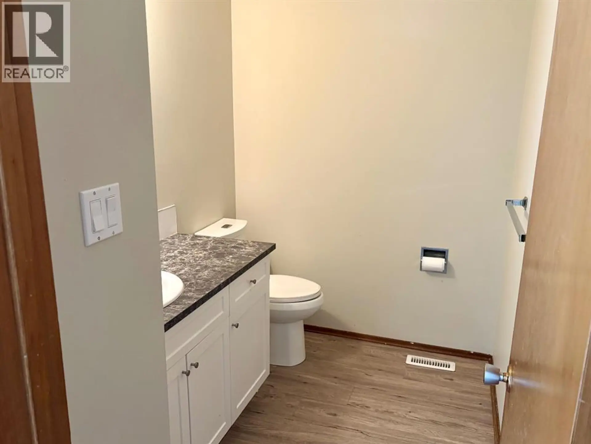 4828 Varsity Drive NW - Image 10