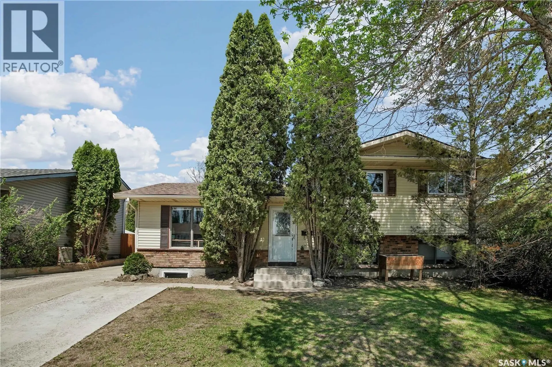 Property at 3831 Taylor STREET E, Saskatoon, SK