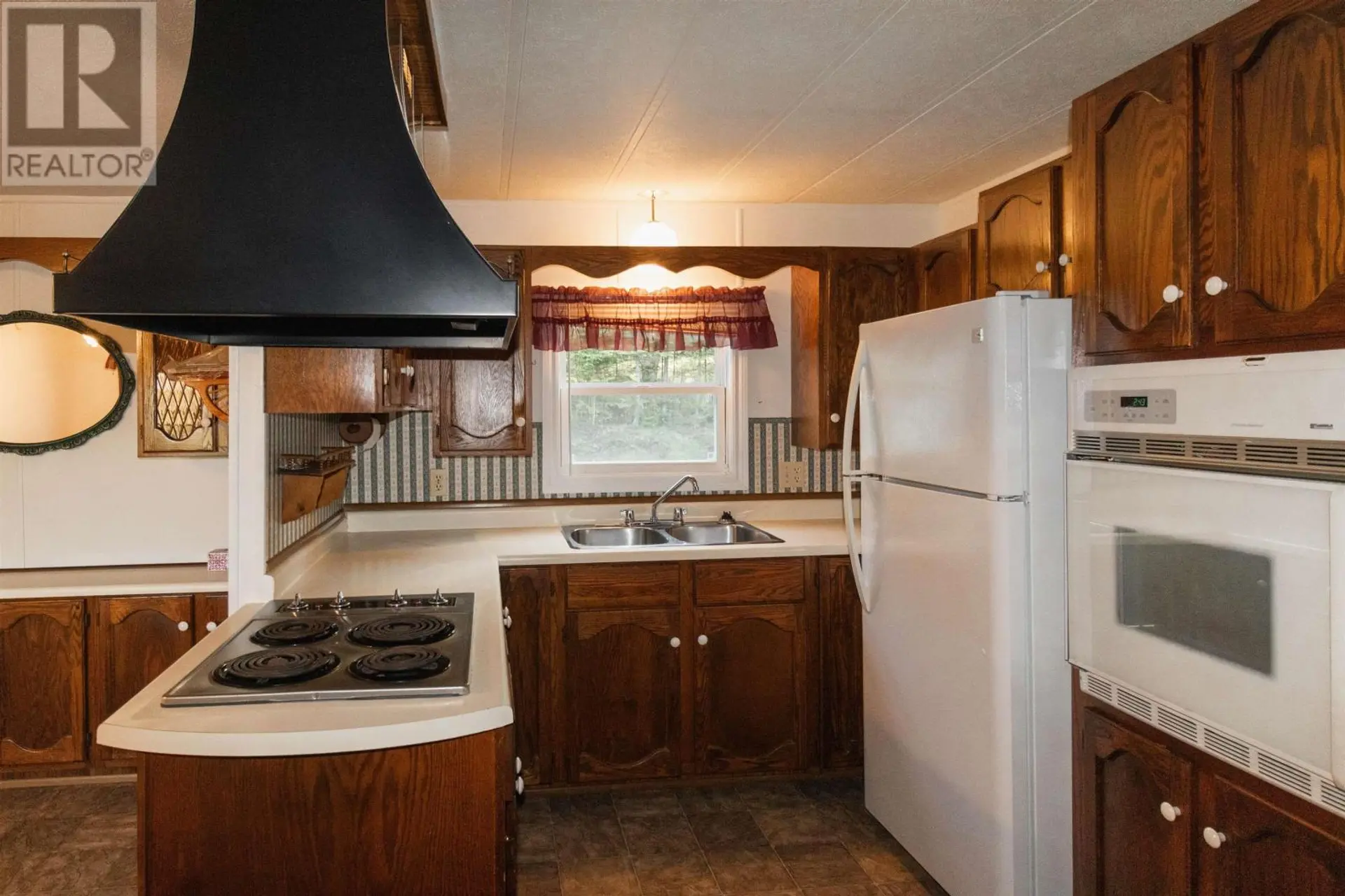 209 South Uniacke Road - Image 11