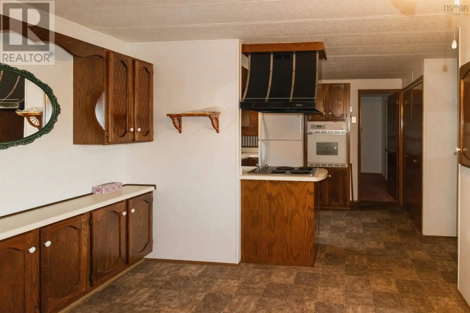 209 South Uniacke Road - Image 10