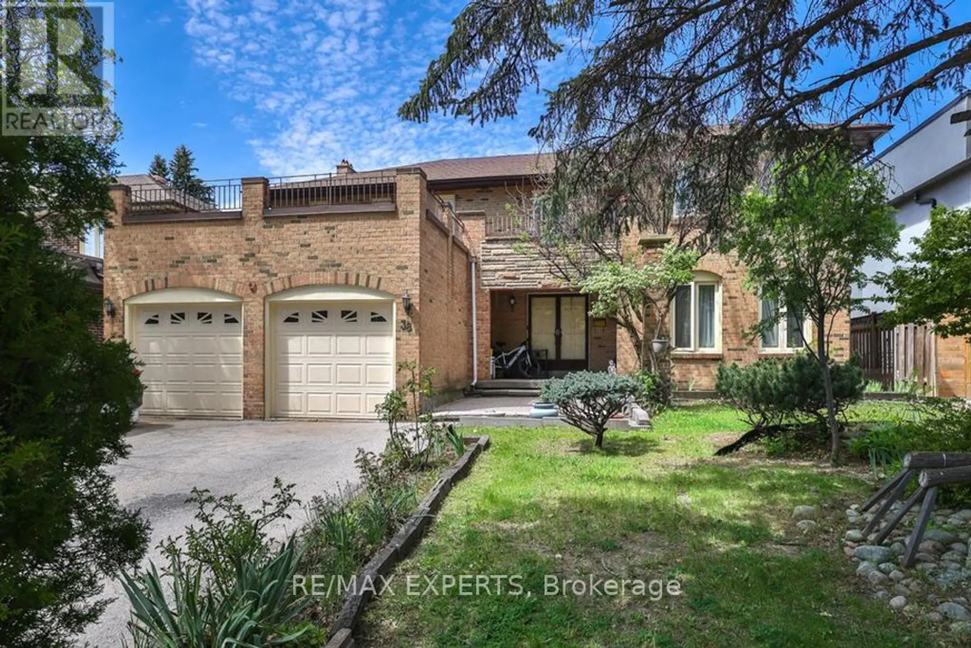 38 COLTON CRESCENT S - Image 1