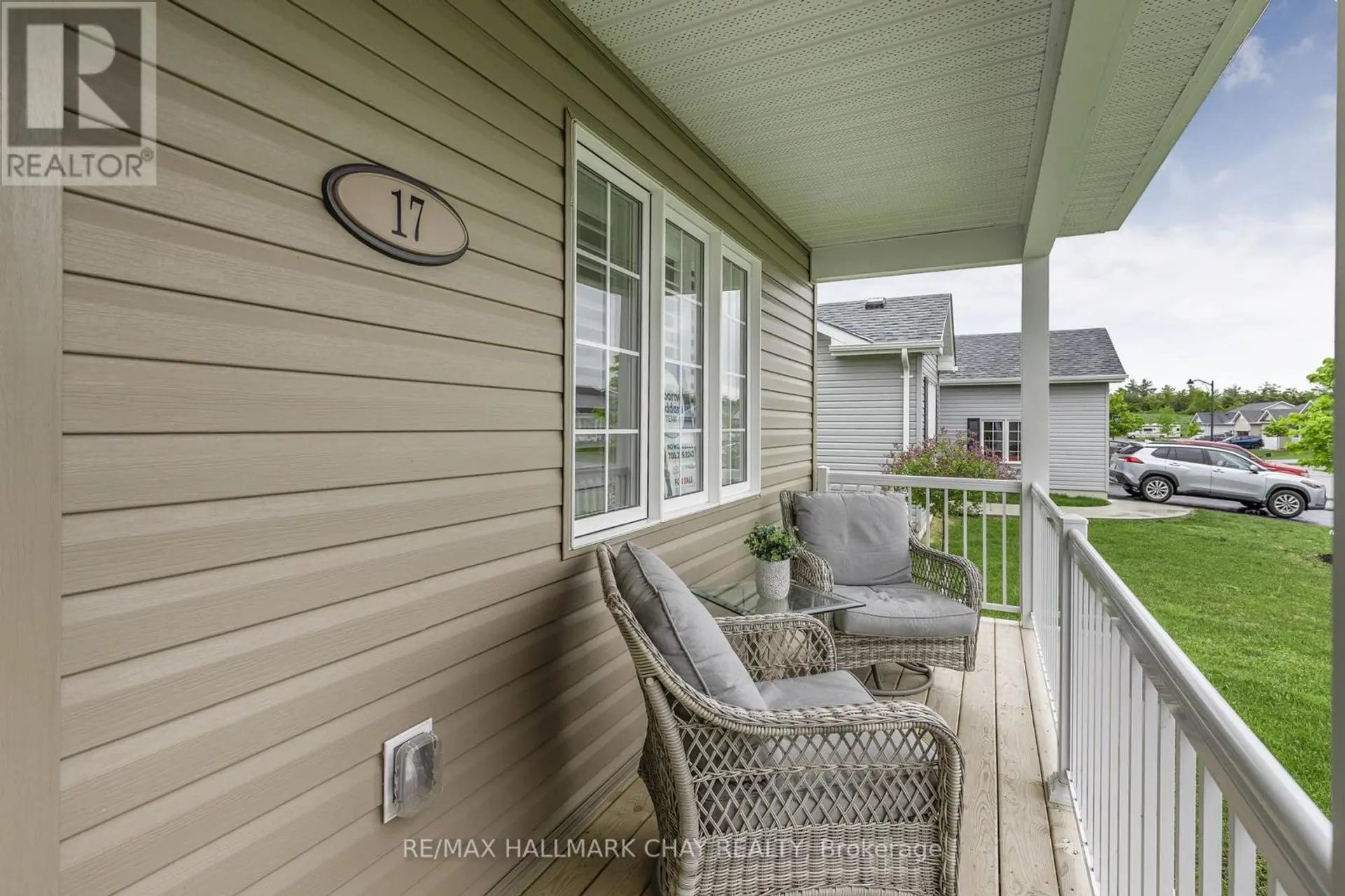 17 SOPHIE LANE S - Image 17