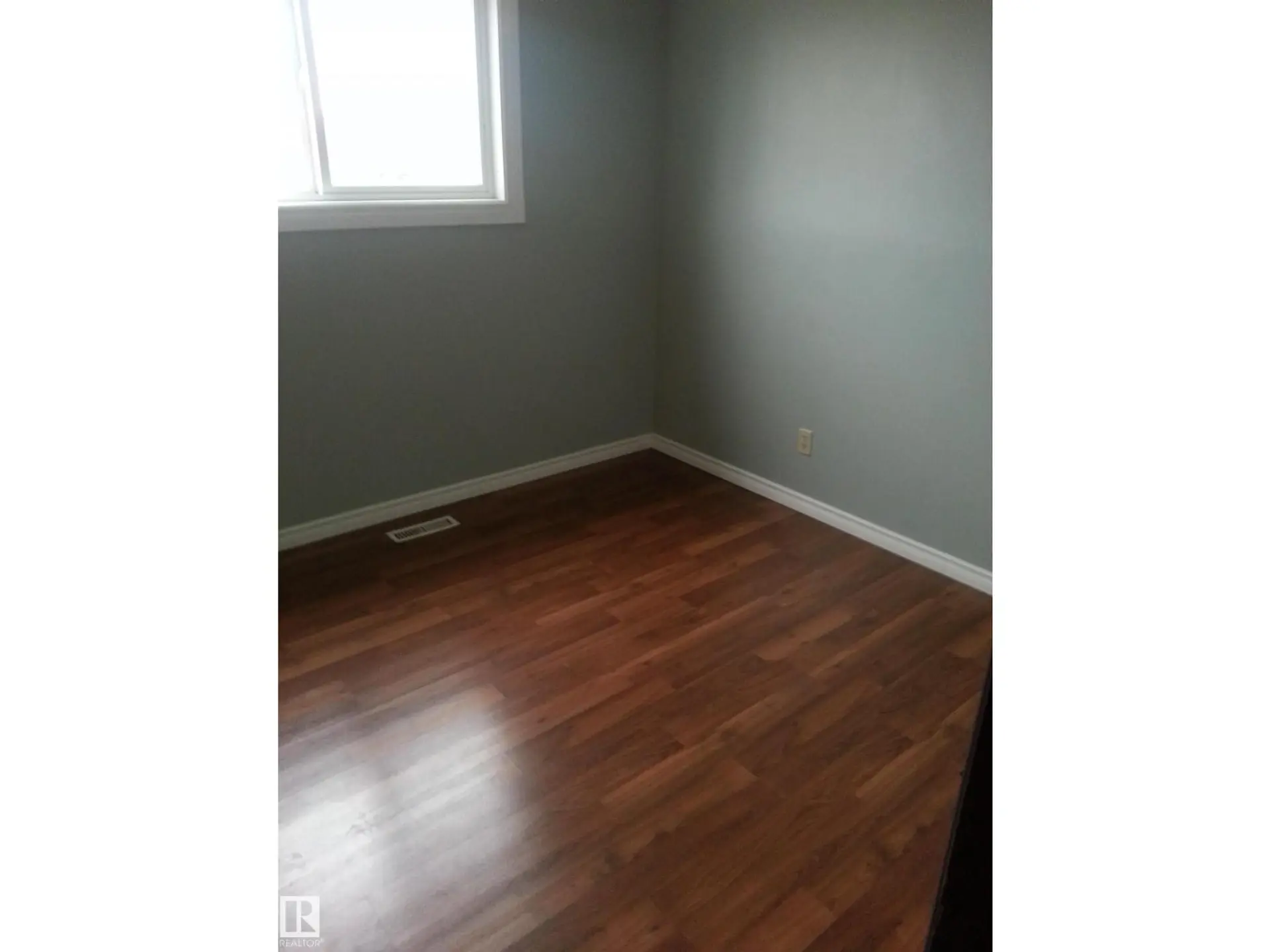 8433 29 AV NW - Image 9