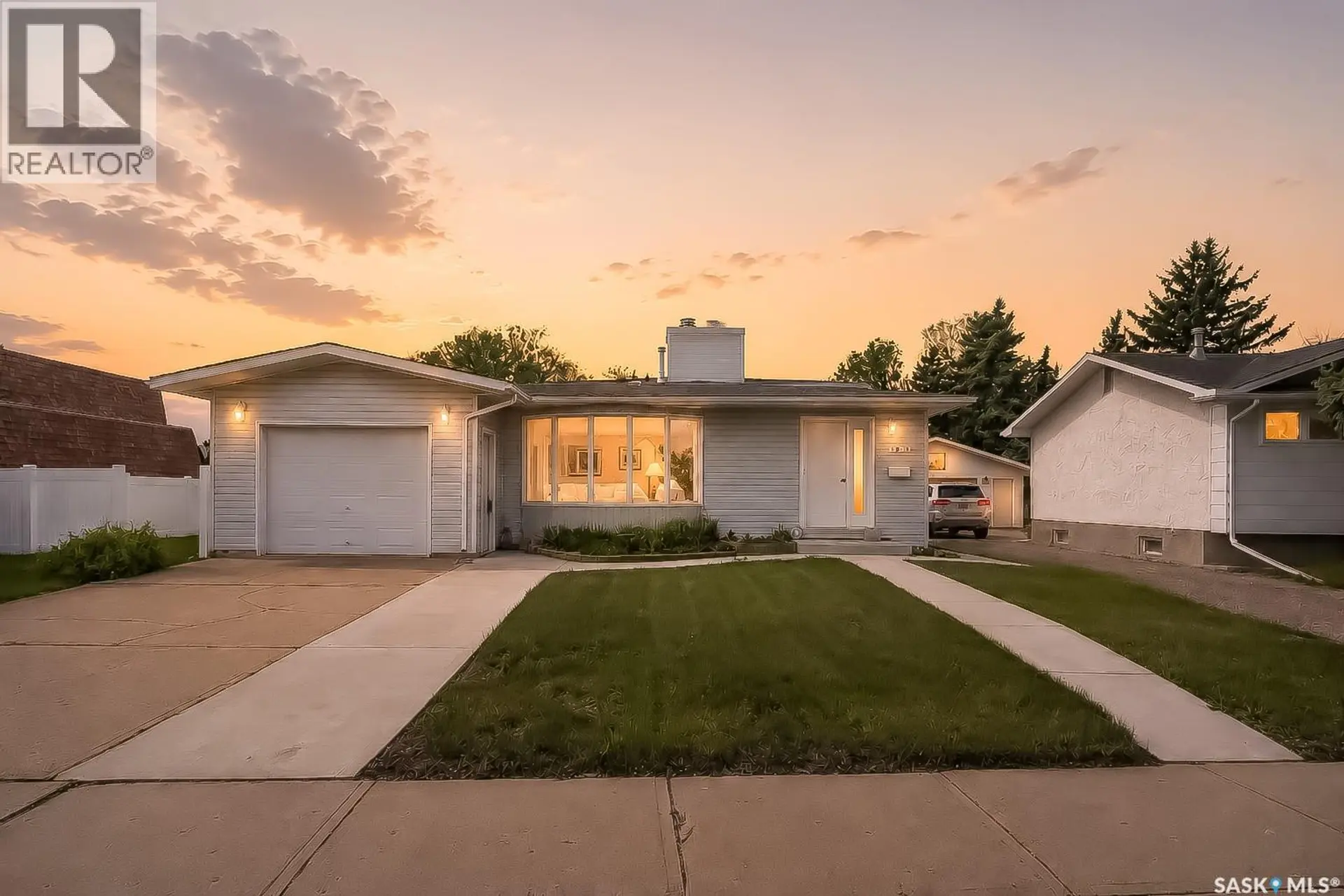 Property at 1381 Prince CRESCENT, Moose Jaw, SK