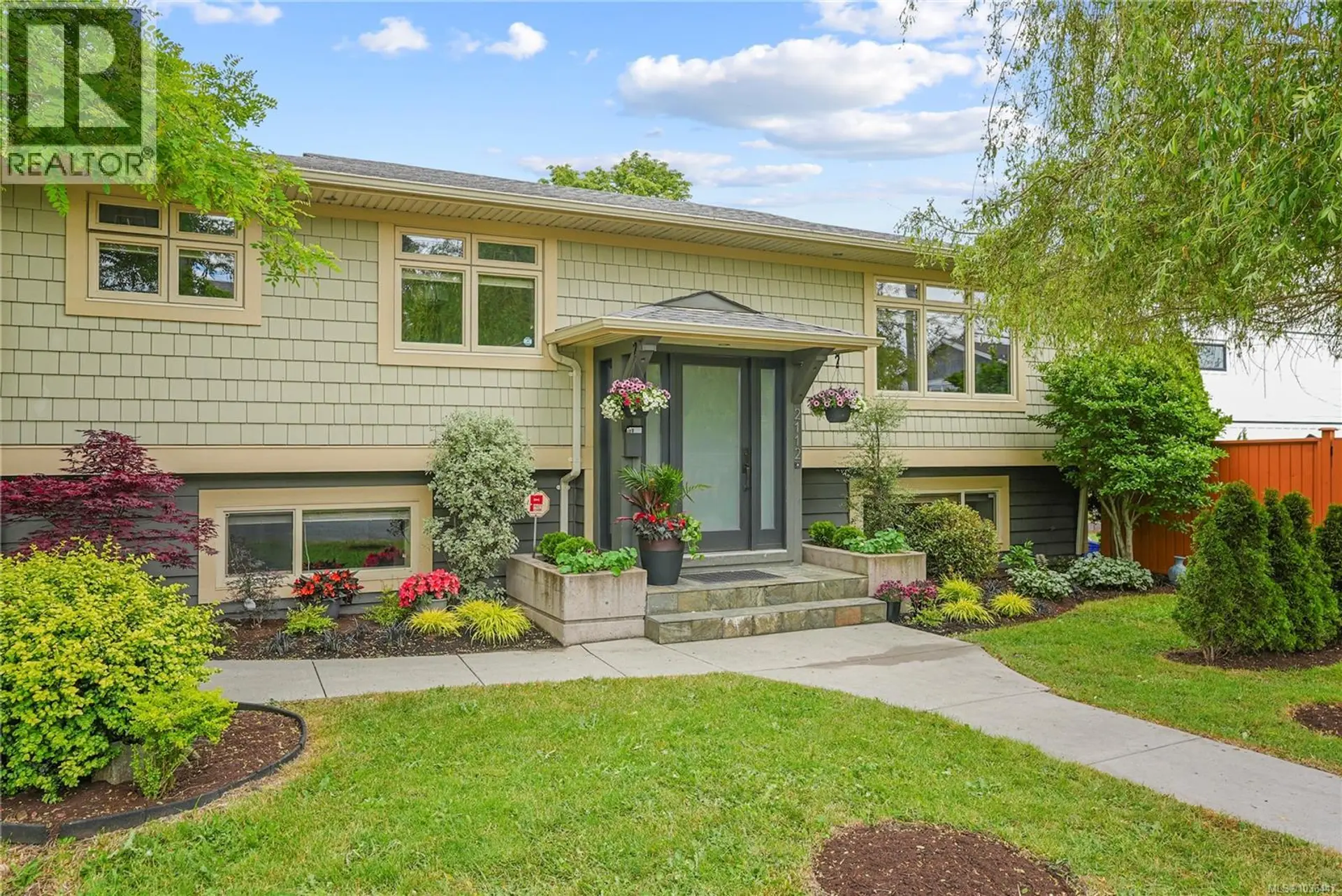 Property at 2112 Pentland Rd, Oak Bay, BC
