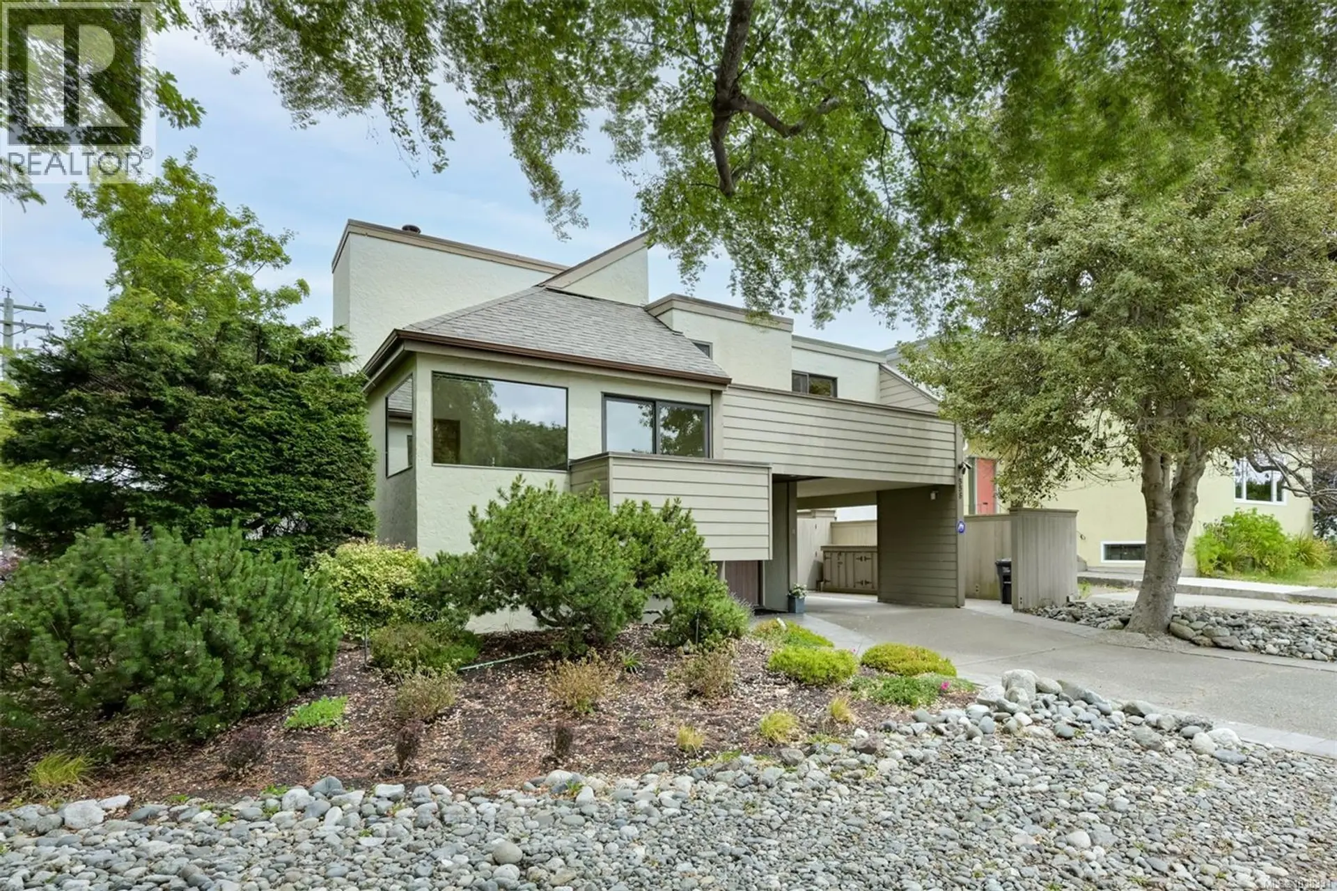 Property at 558 Dallas Rd, Victoria, BC