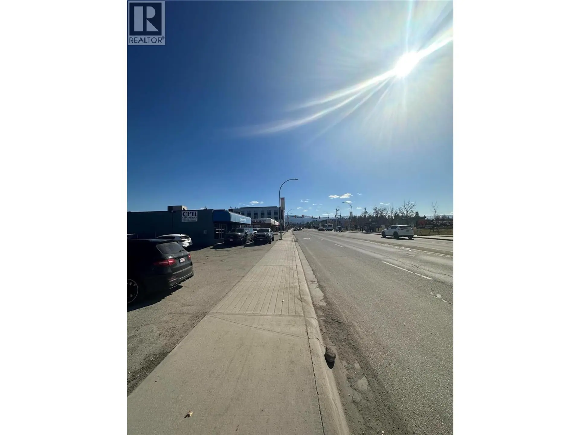 275 Rutland Road N - Image 3