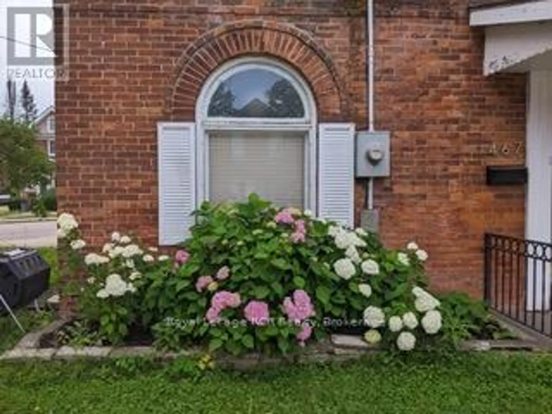 467 14TH STREET W - Image 2