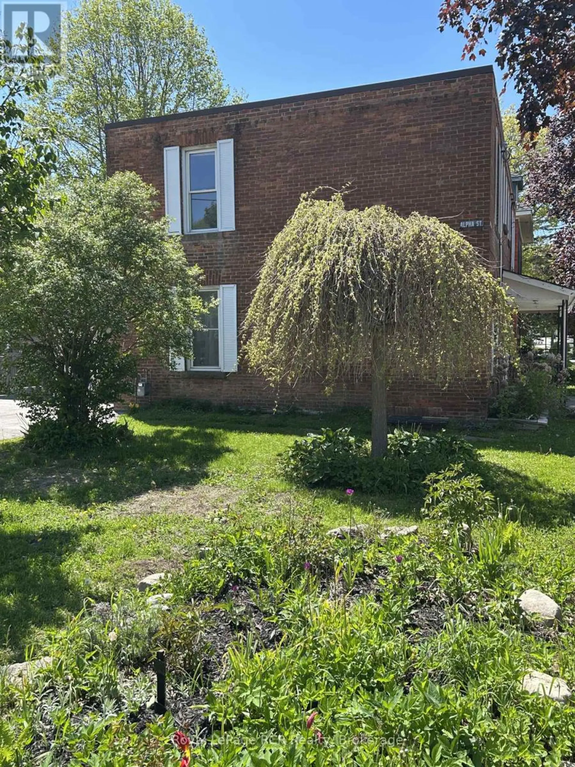 467 14TH STREET W - Image 18