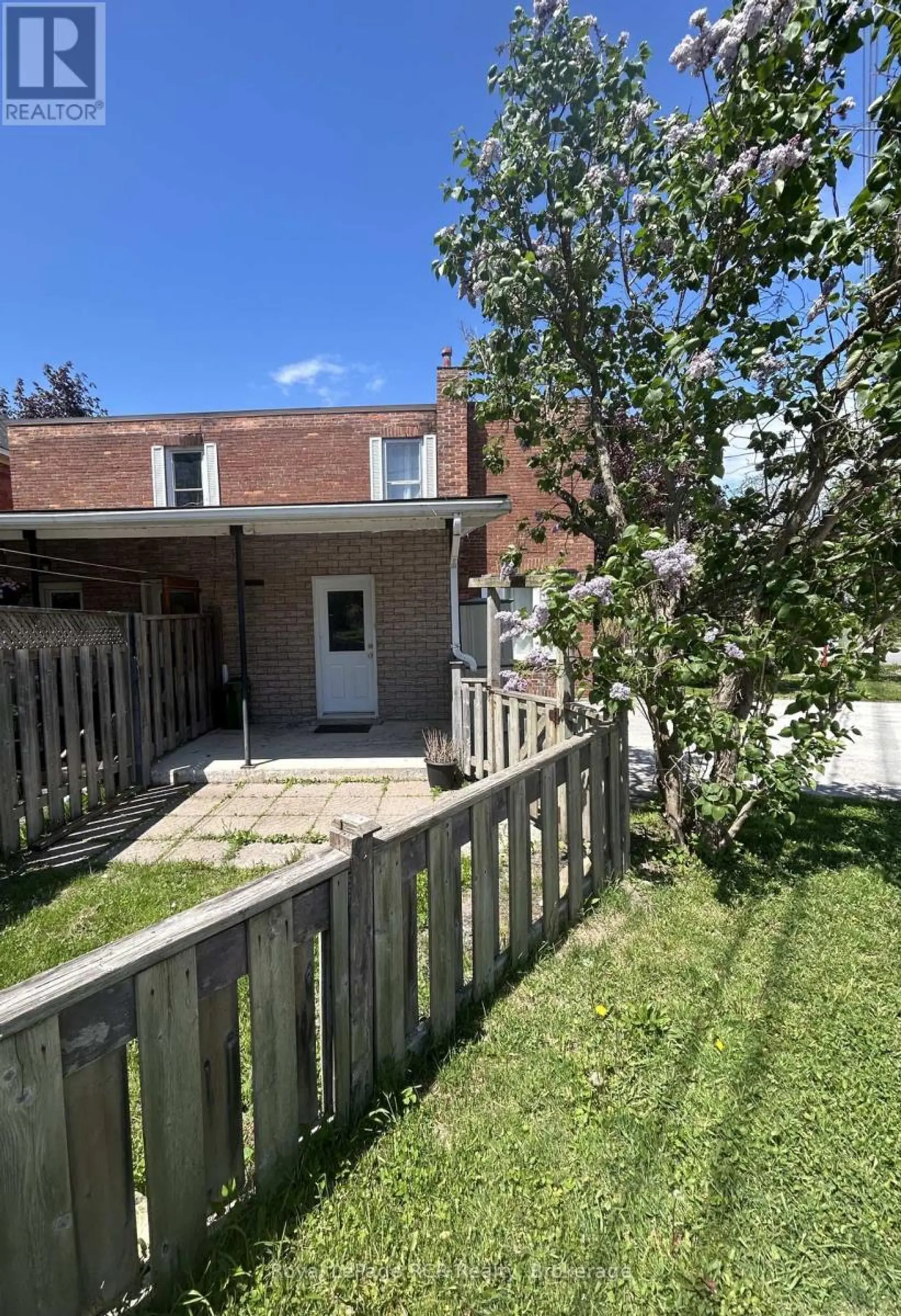 467 14TH STREET W - Image 19