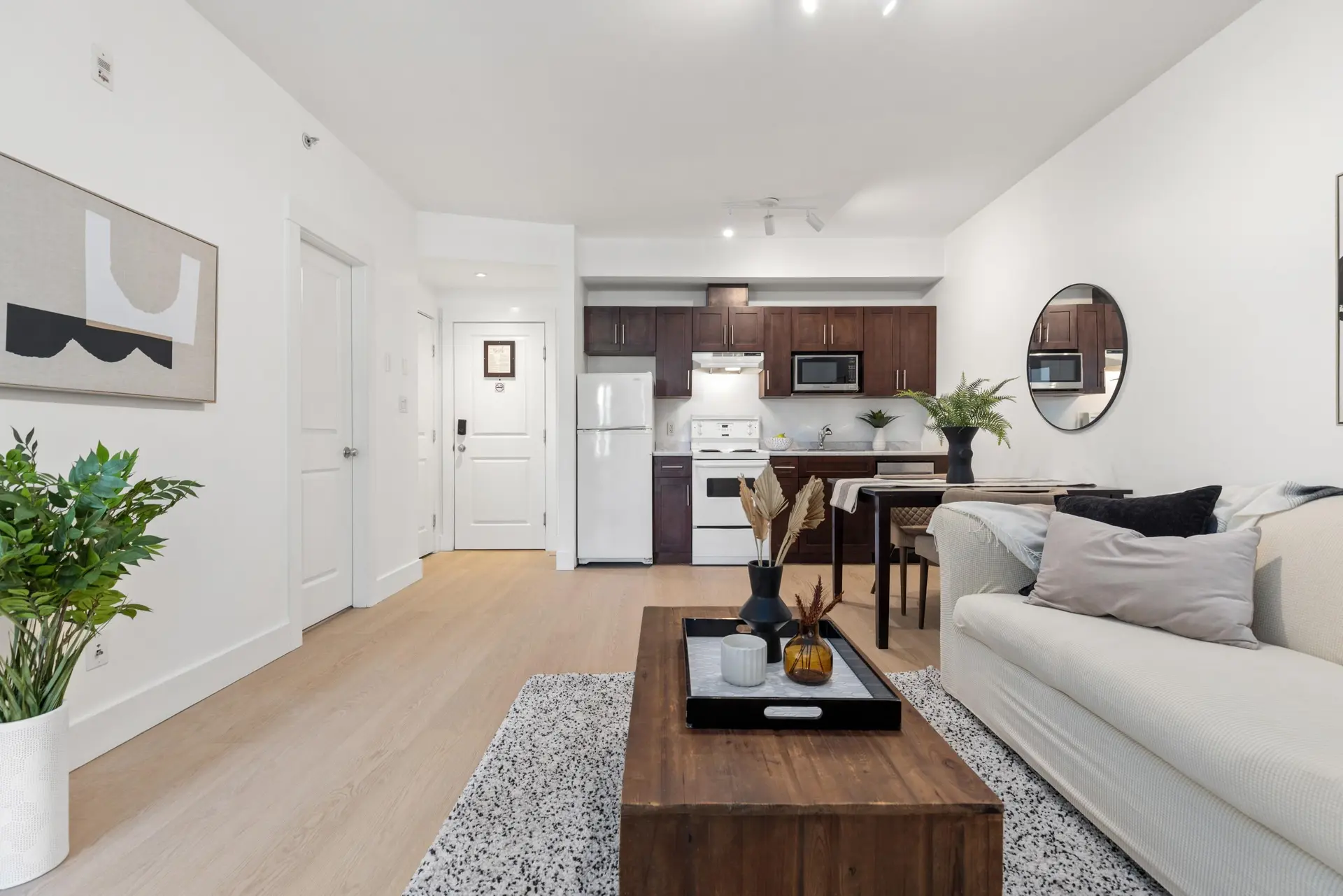 #302 7330 Arbutus Street - Image 4