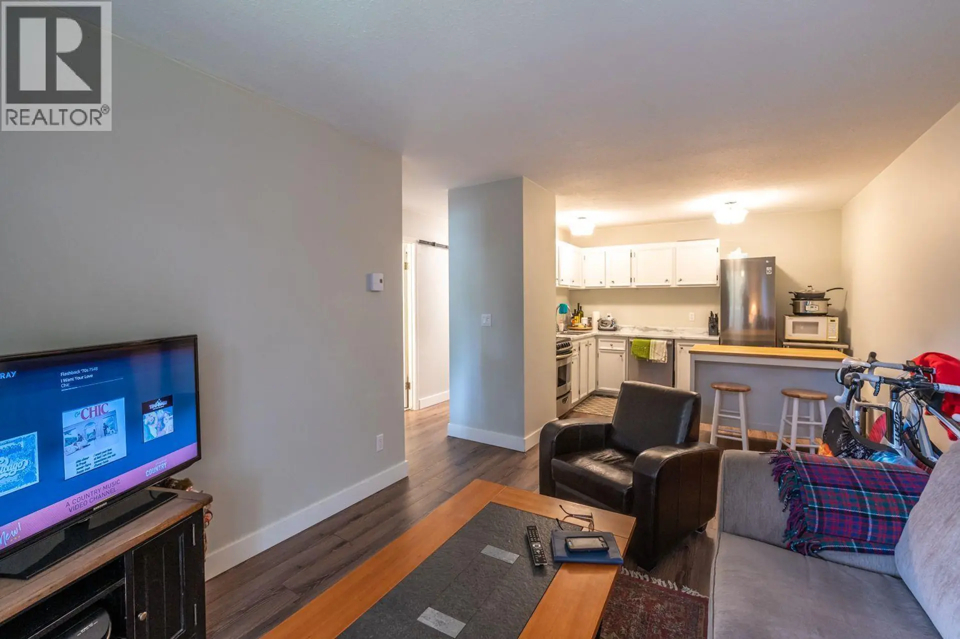 #201 150 Skaha Place - Image 4