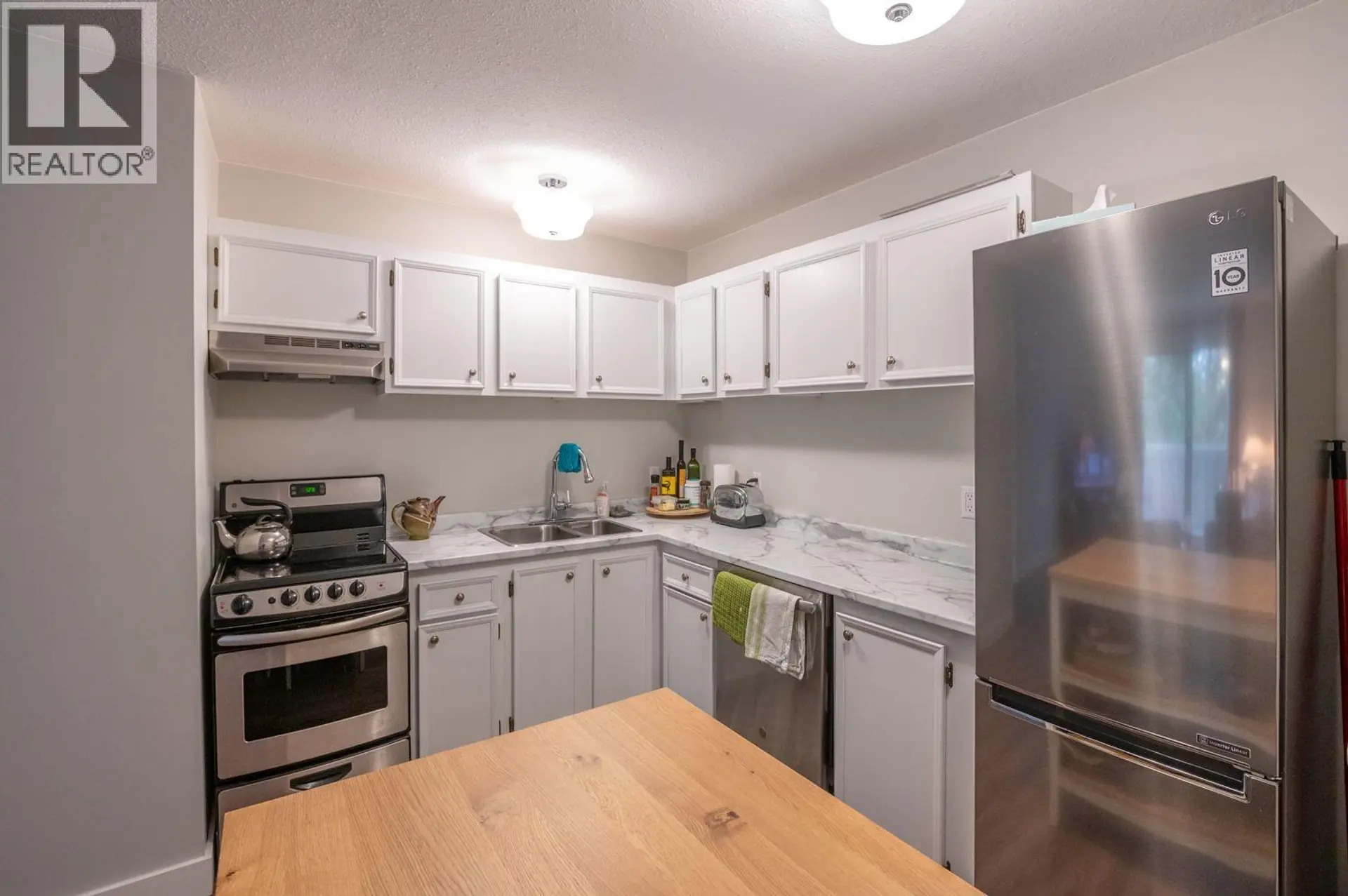 #201 150 Skaha Place - Image 3