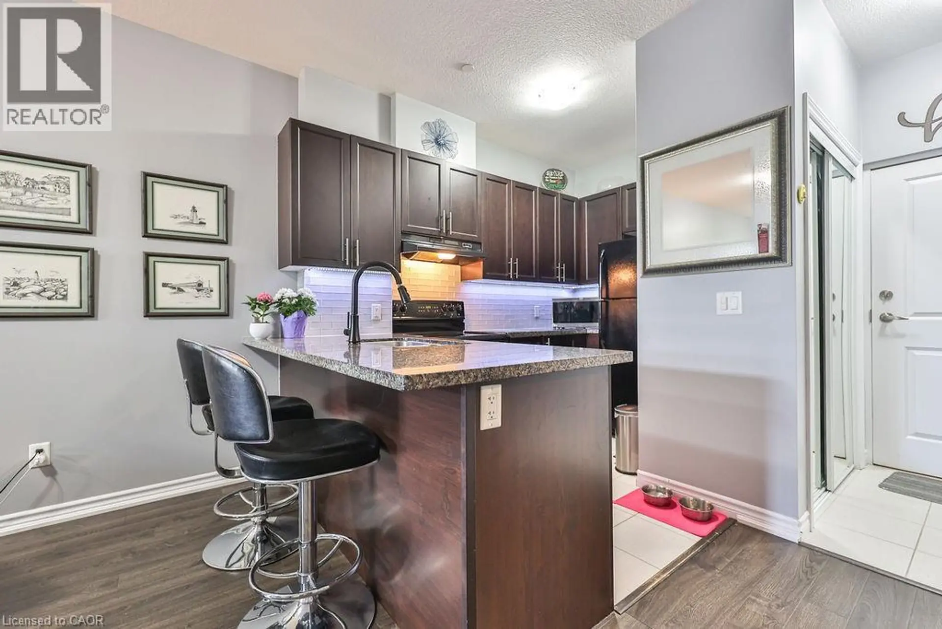 #310 95 WILSON Street W - Image 7